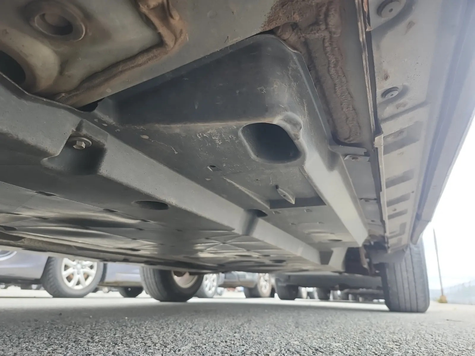 Undercarriage - Driver Photo