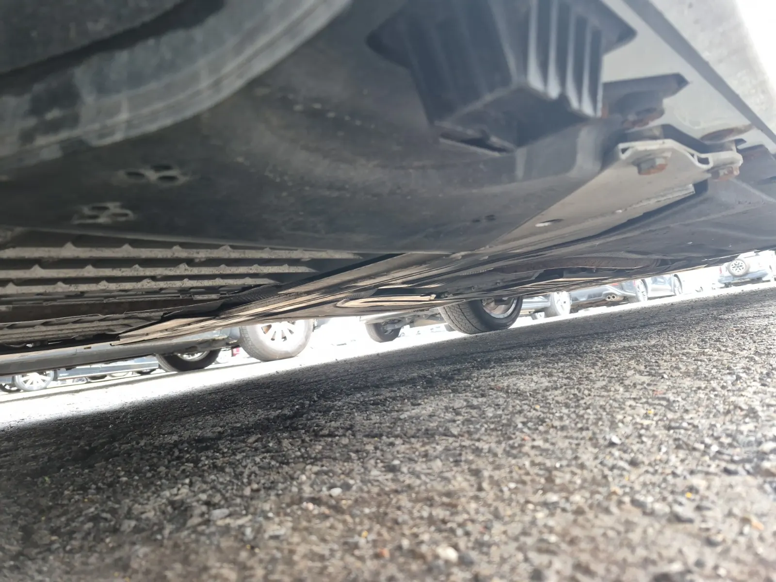 Undercarriage - Passenger Photo