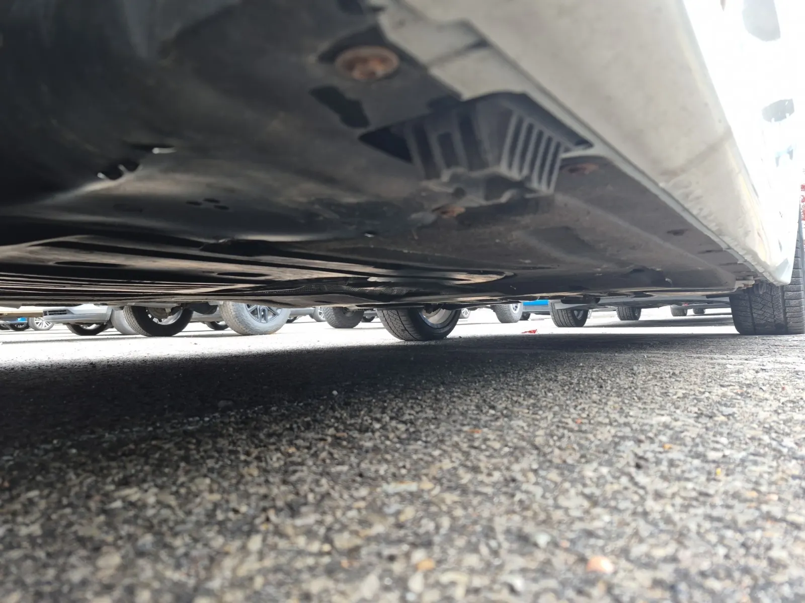 Undercarriage - Driver Photo