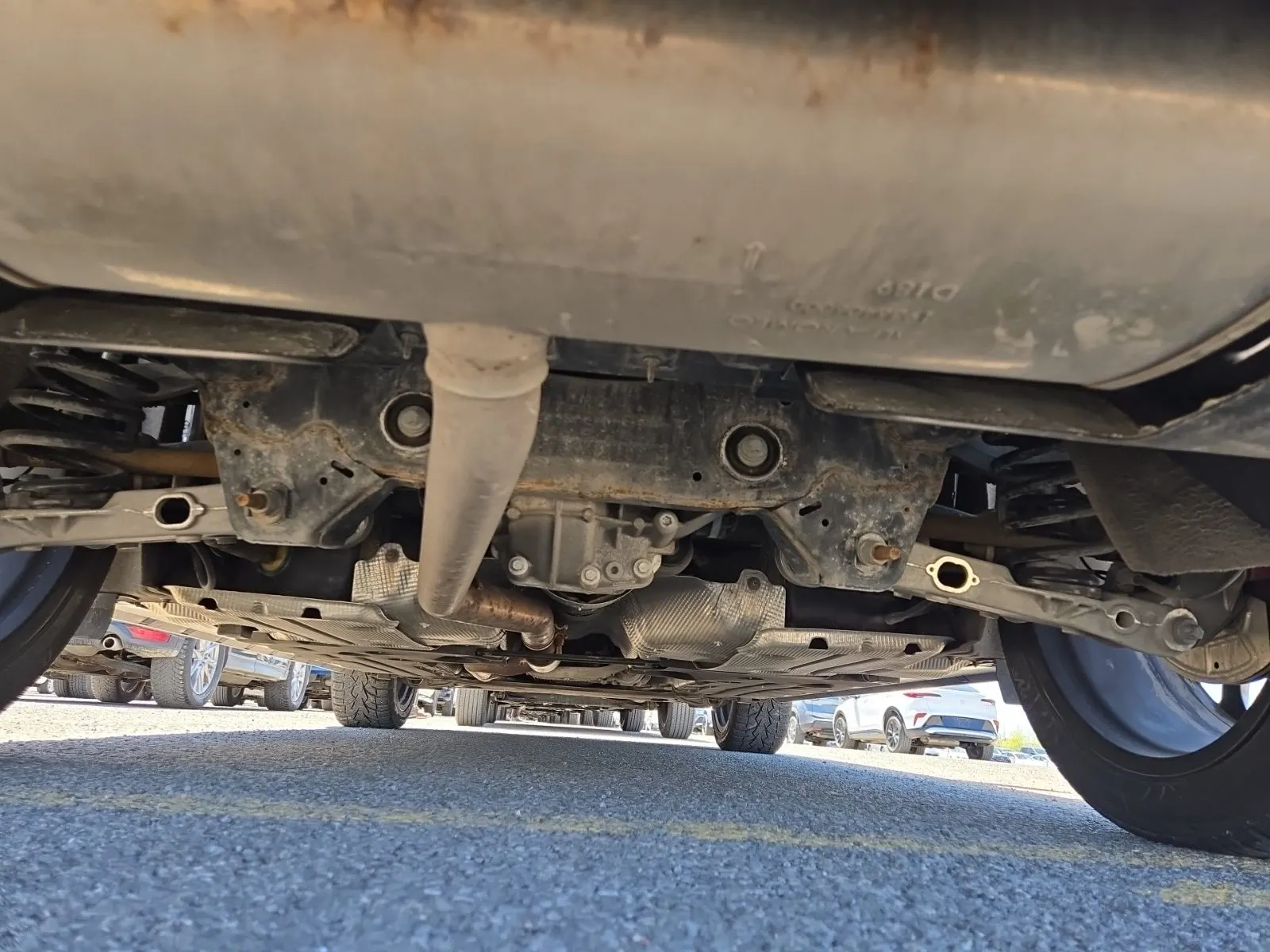 Undercarriage - Rear Photo