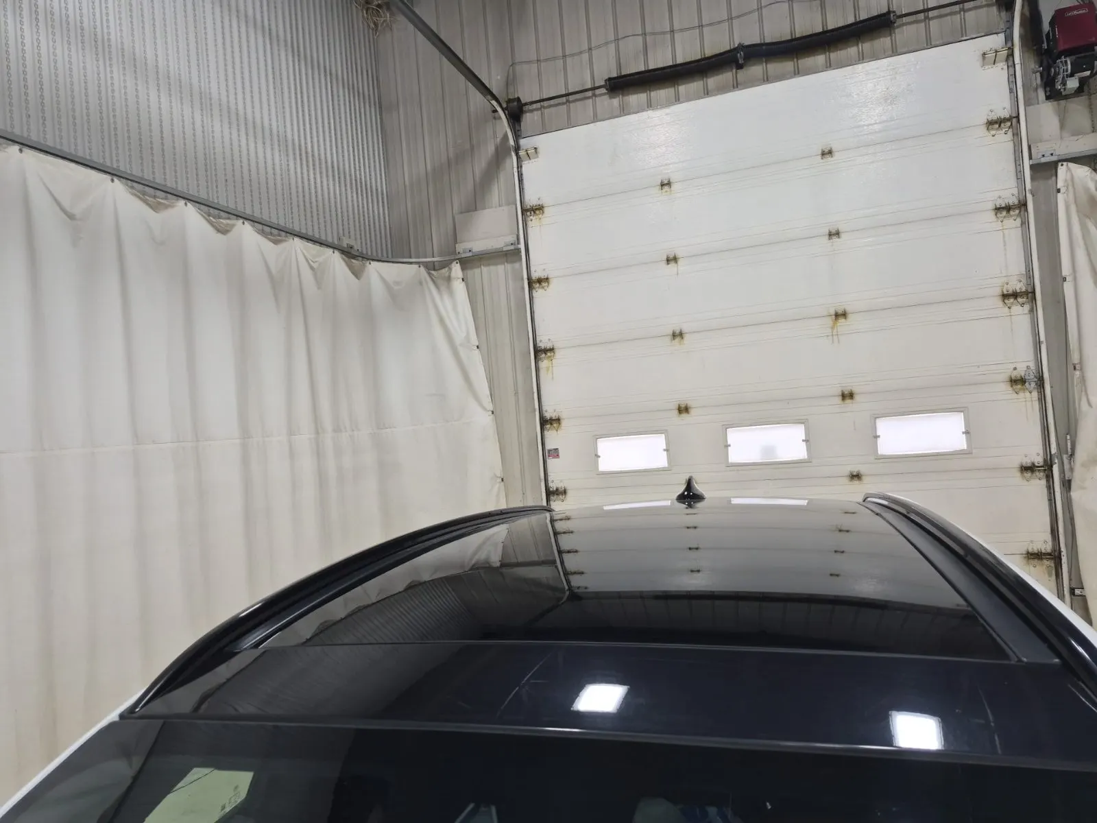 Exterior Roof Photo