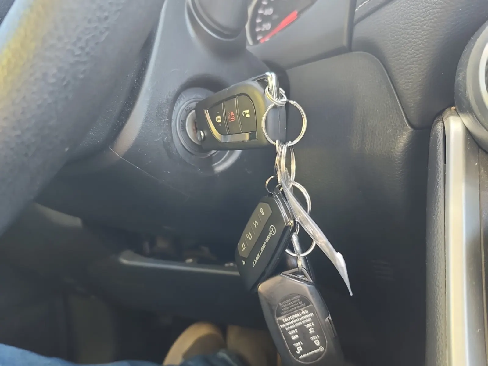 Keys/Fobs/Manual Photo