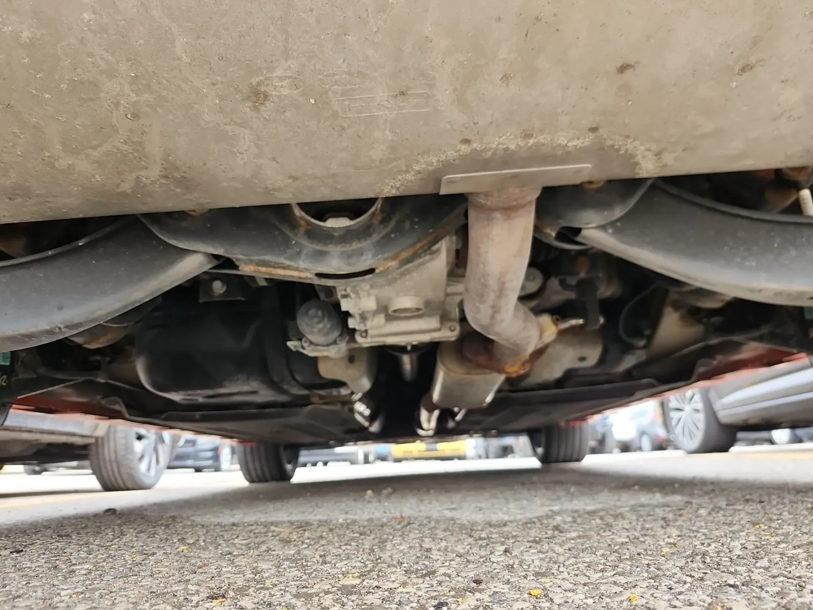 Undercarriage - Rear Photo