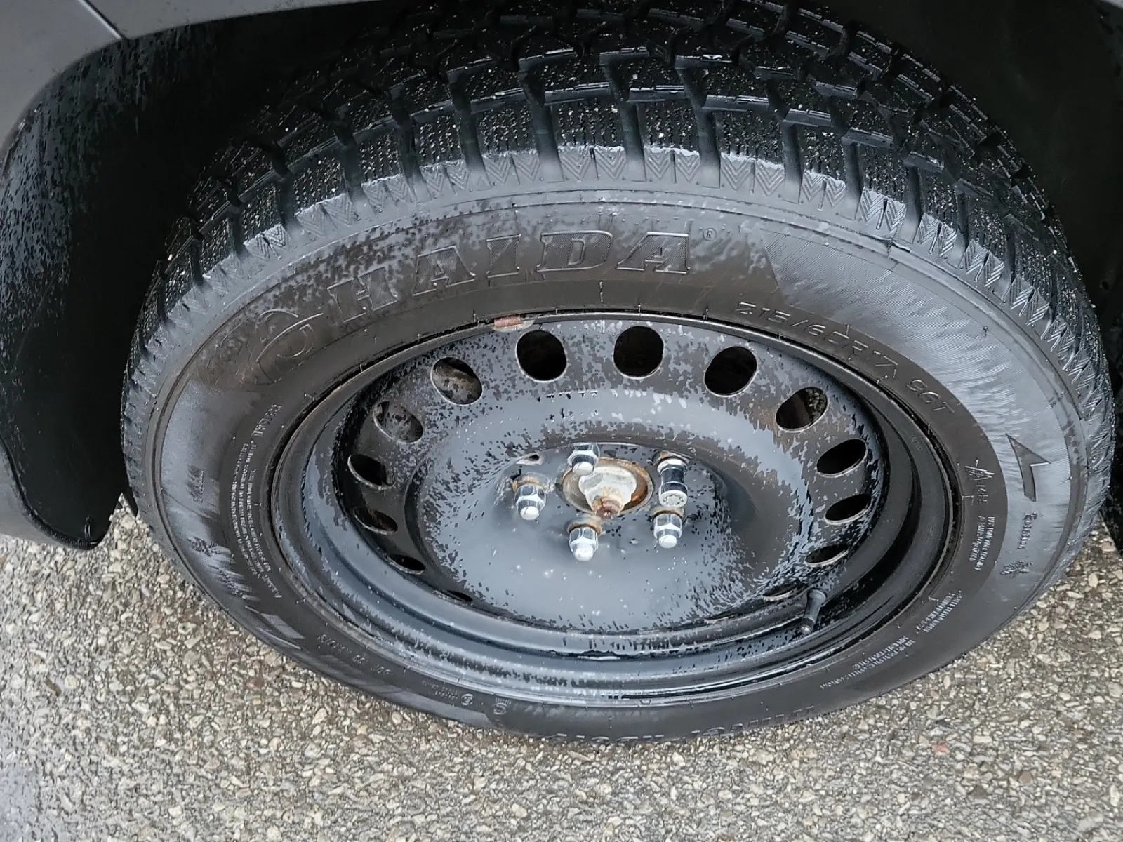 Front driver wheel/tire photo