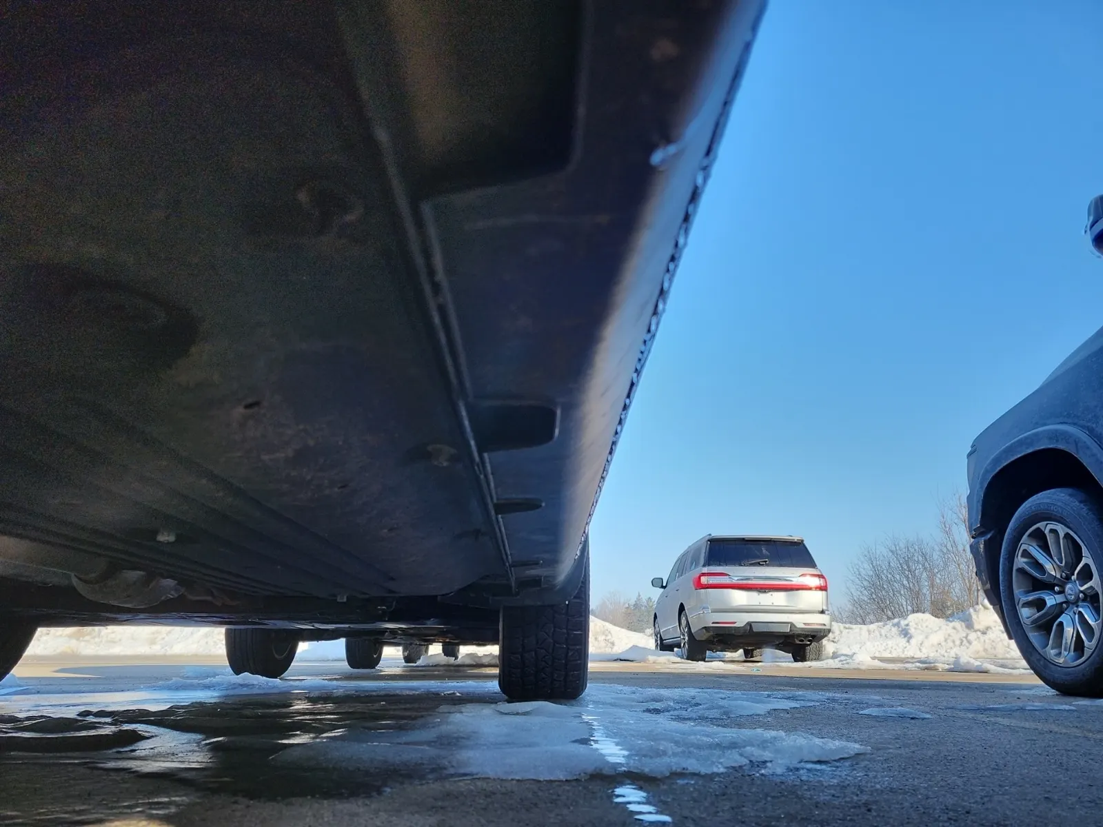 Undercarriage - Passenger Photo