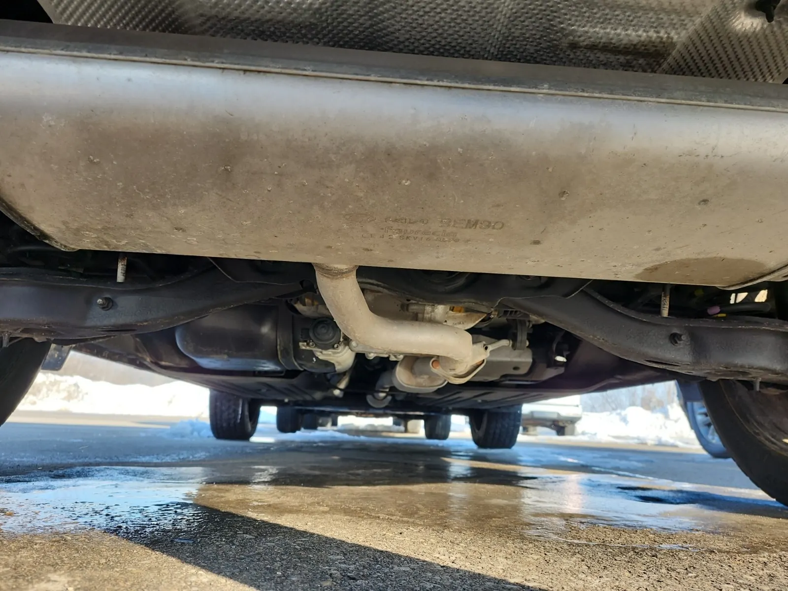 Undercarriage - Rear Photo