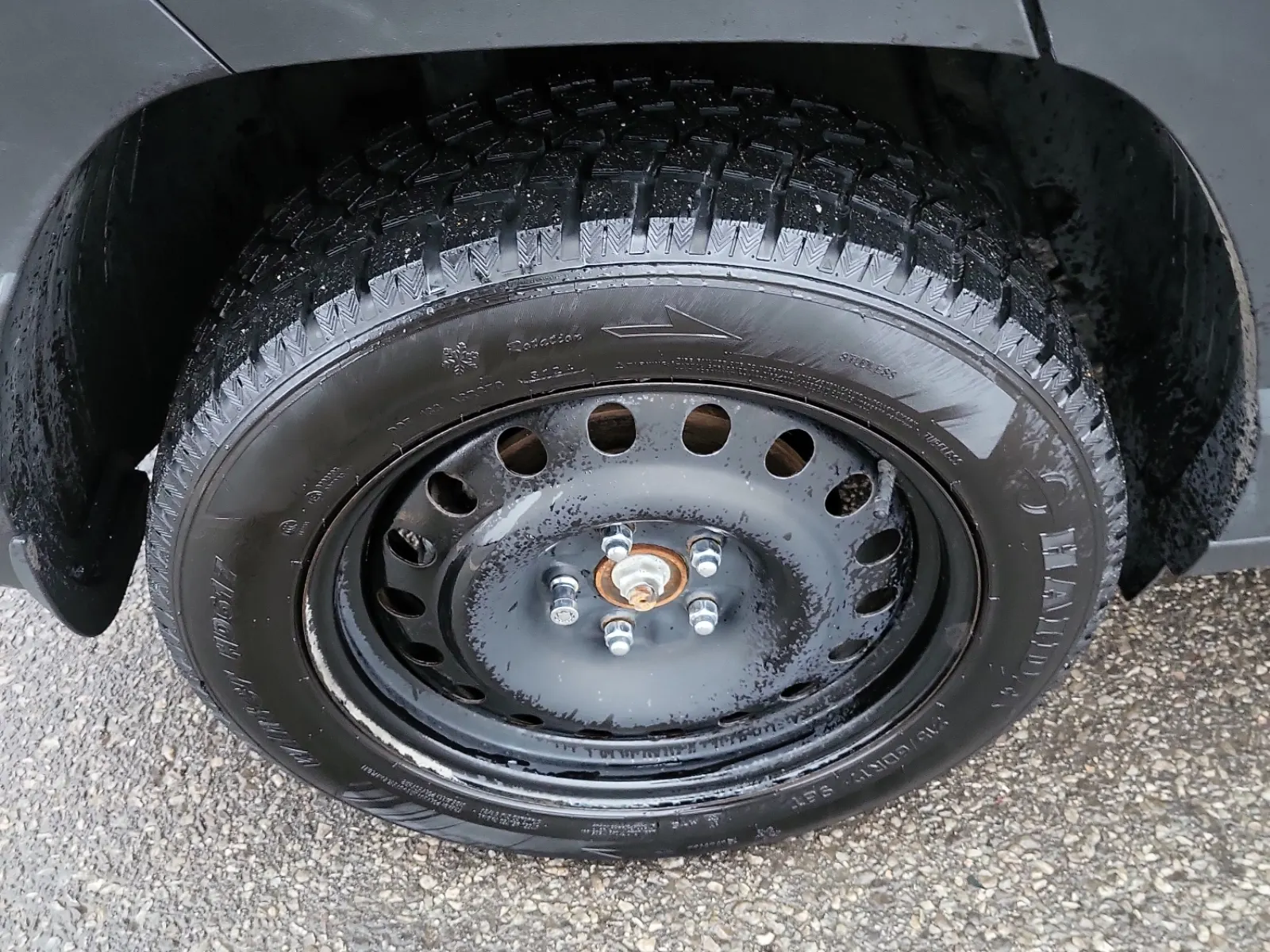 Right Rear Wheel/Tire Photo