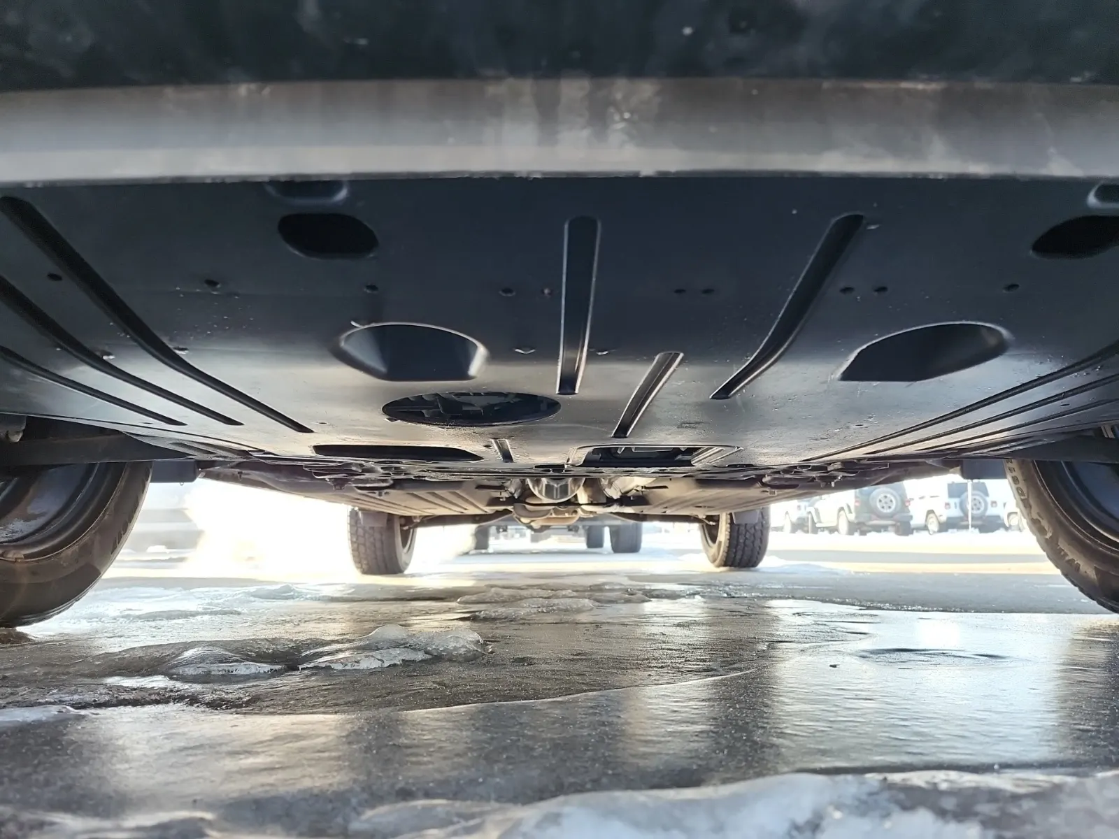 Undercarriage - Front Photo