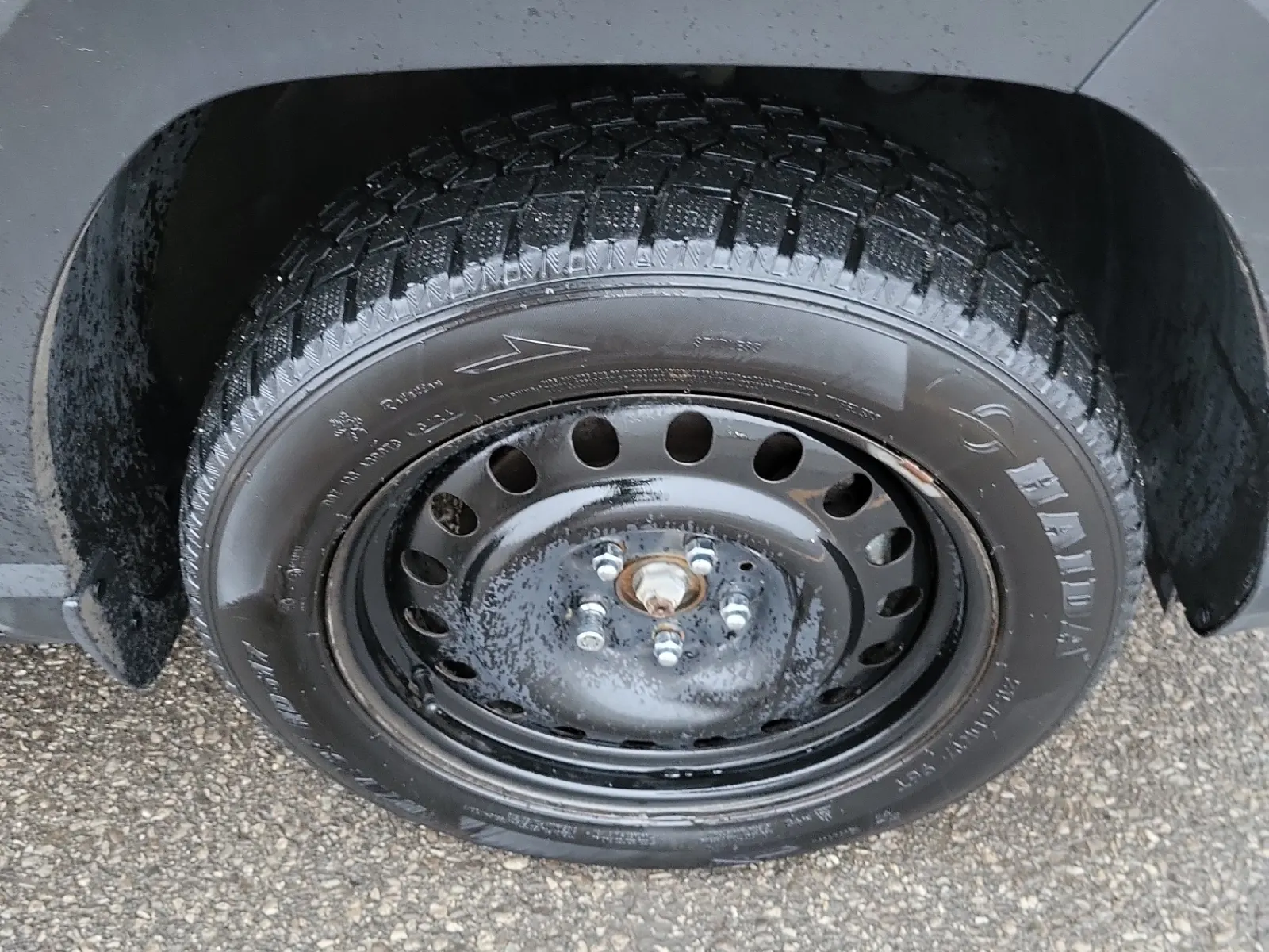 Right Front Wheel/Tire Photo