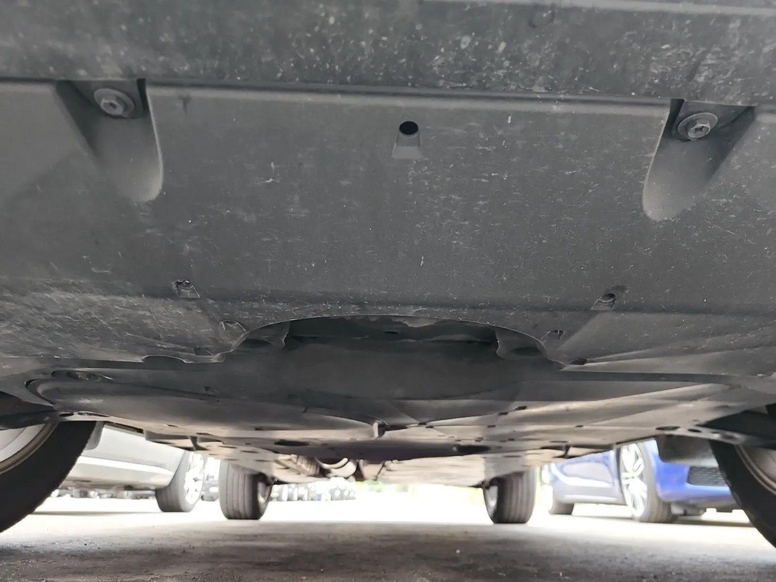 Undercarriage - Front Photo