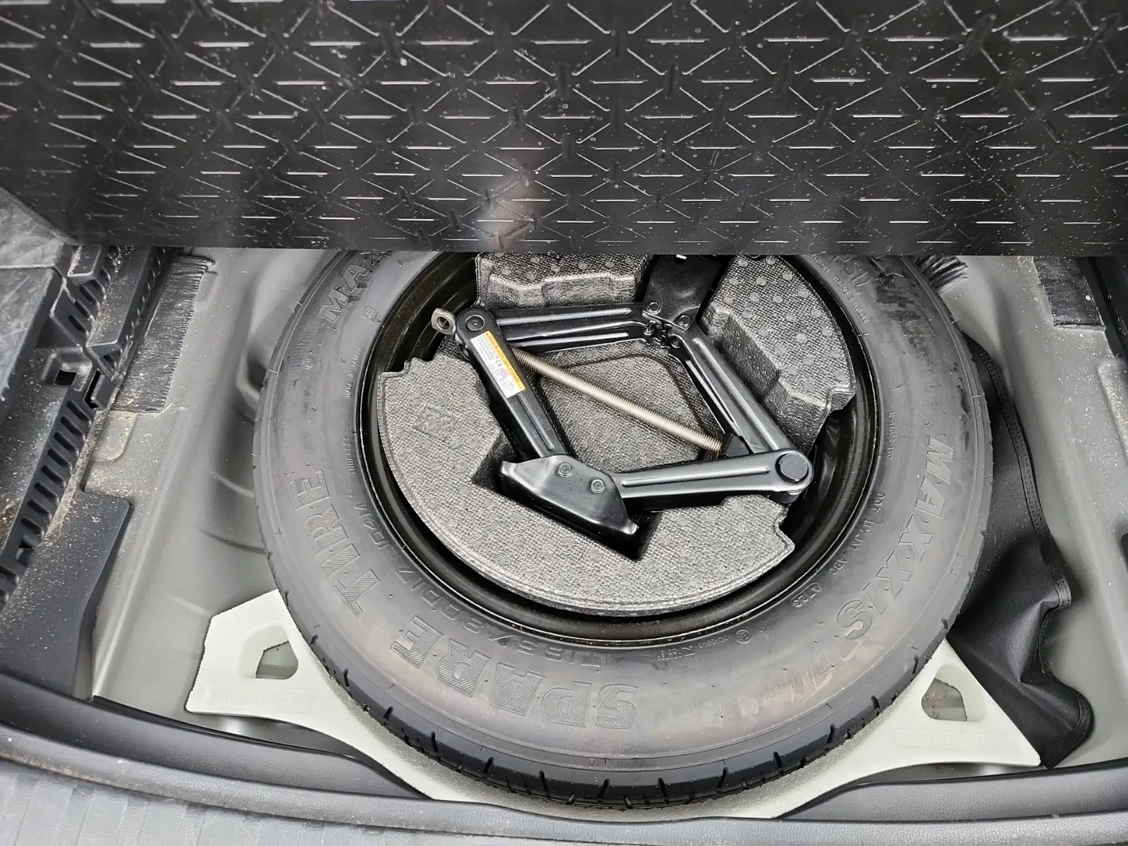 Spare Tire & Wheel Photo