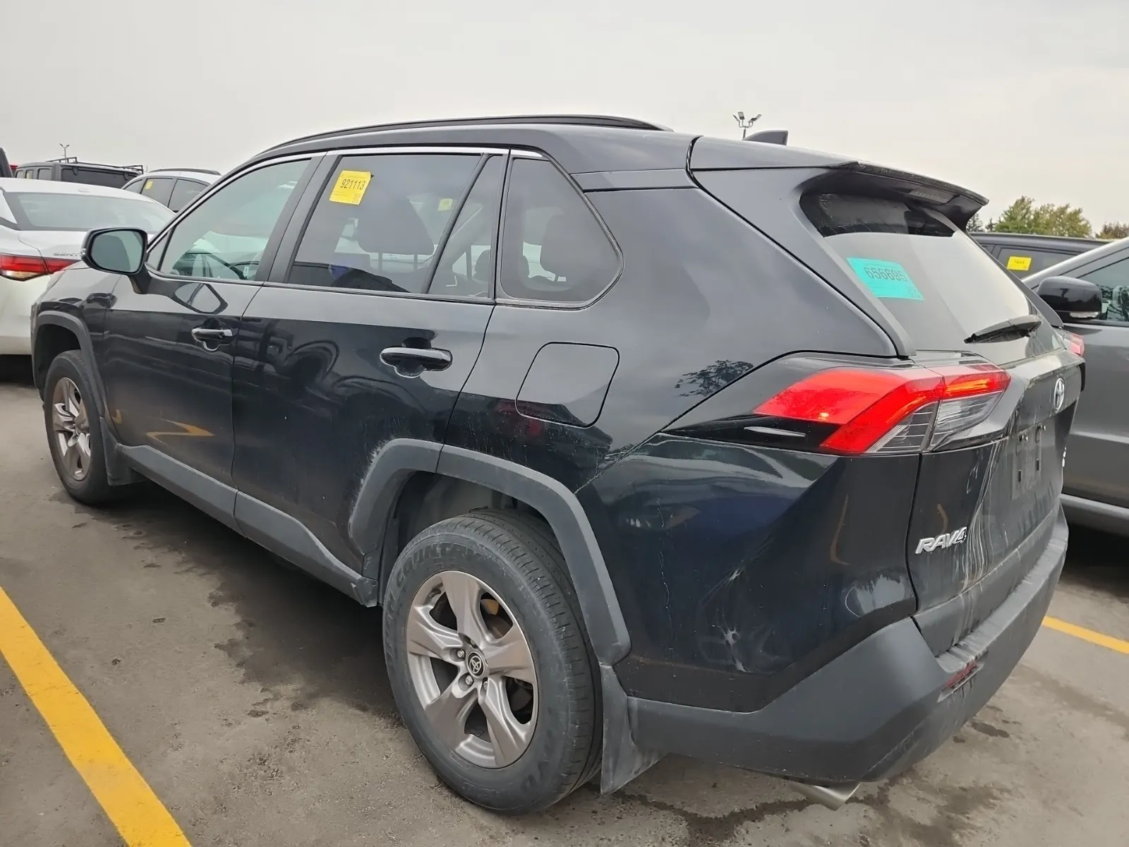 Driver Rear 3/4 Photo