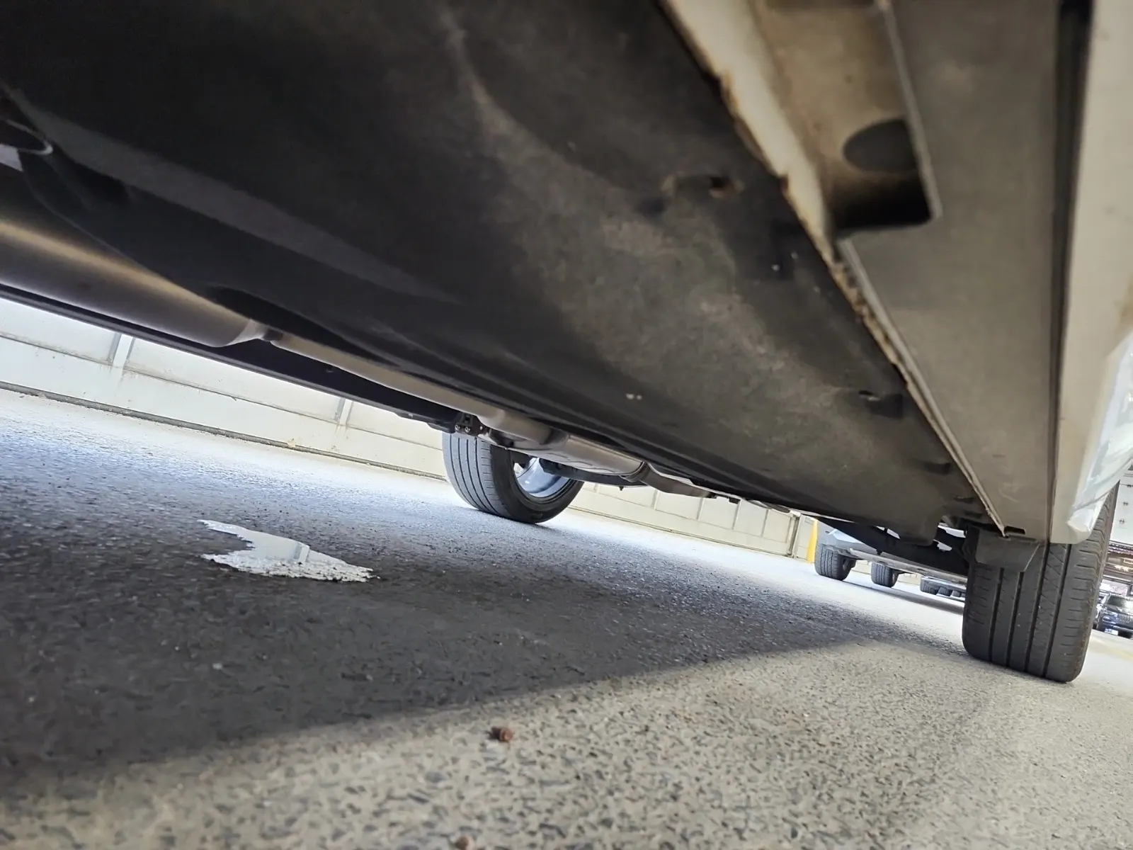 Undercarriage - Driver Photo