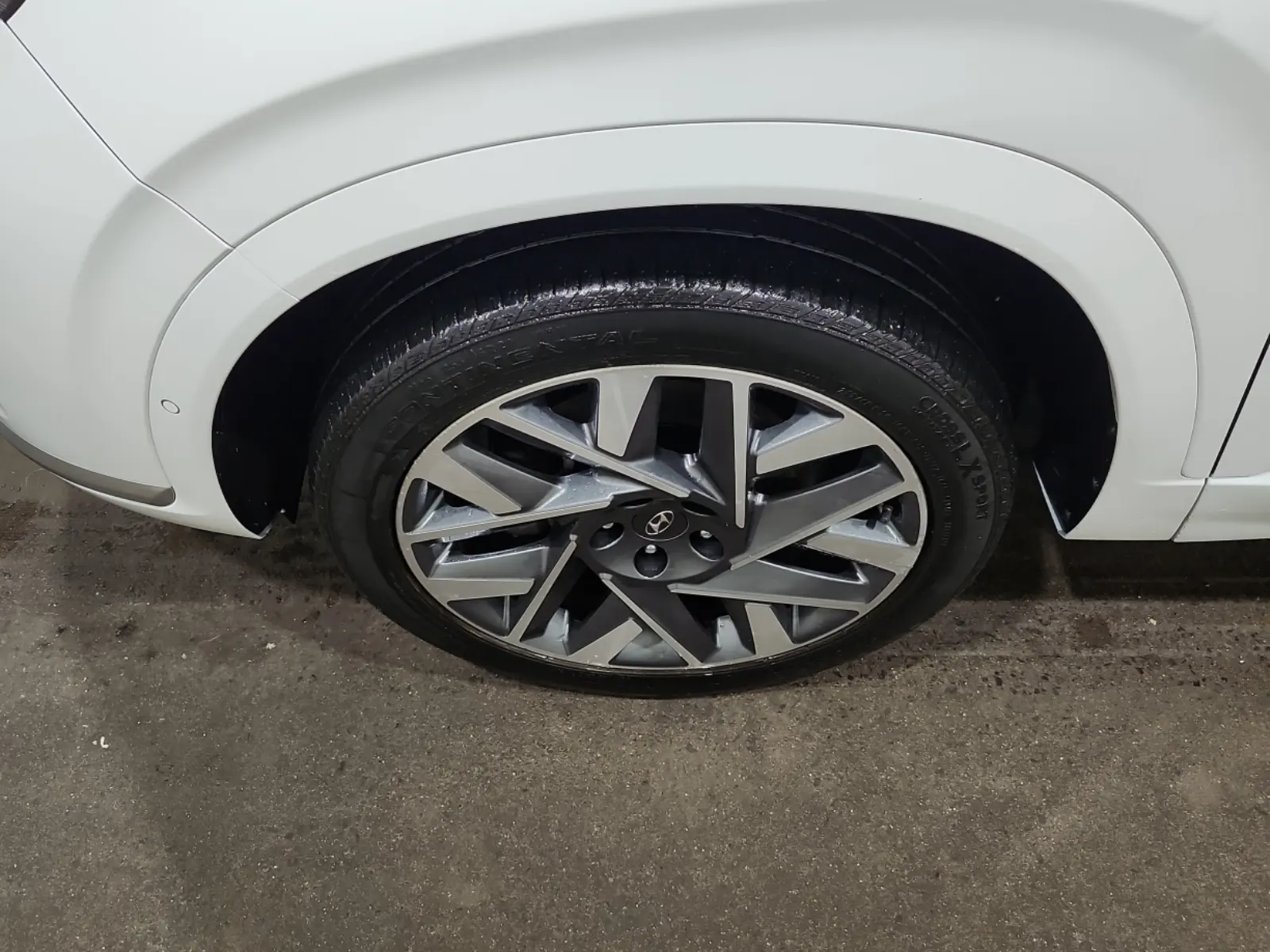 Front driver wheel/tire photo