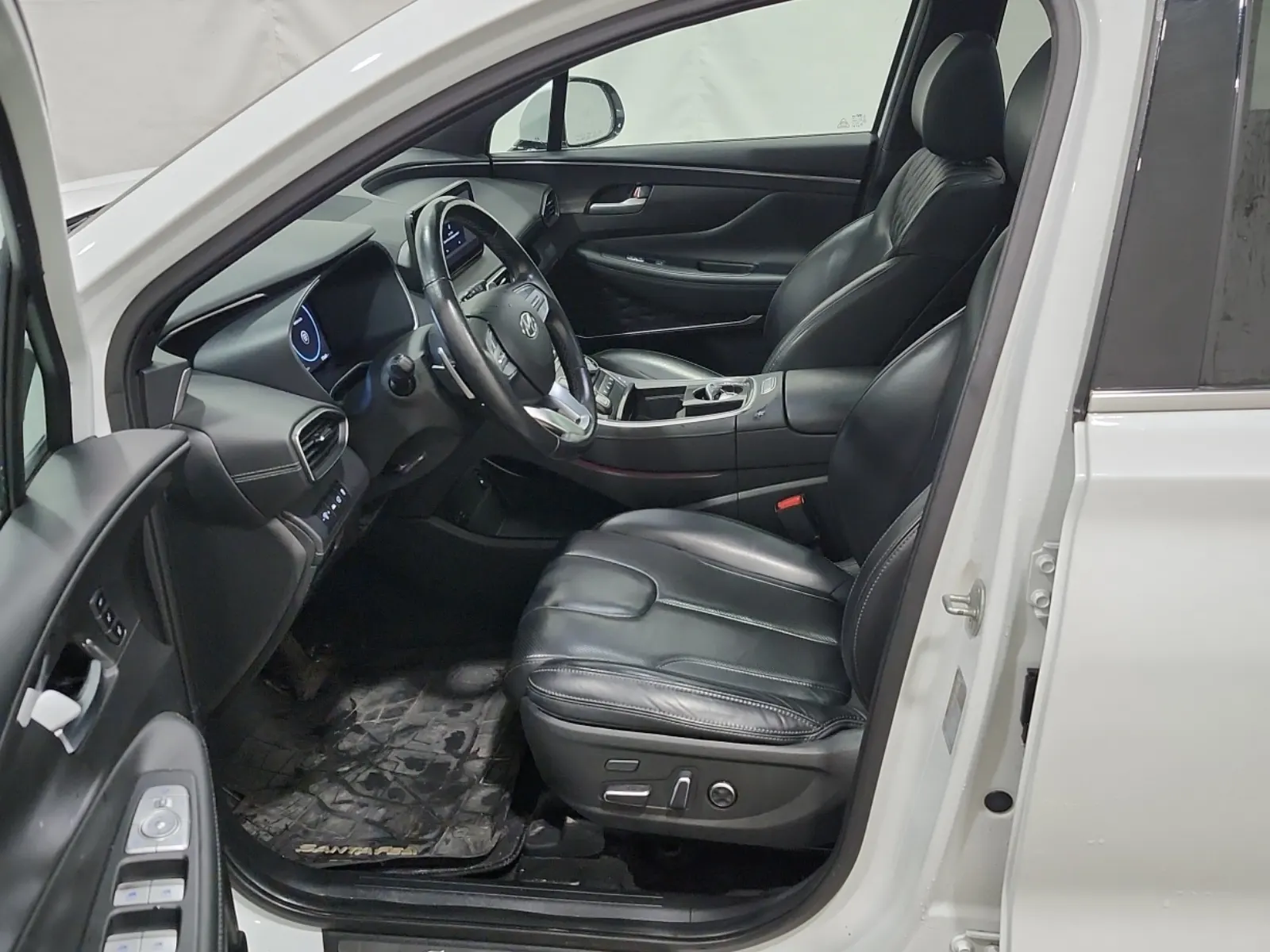 Front Interior Photo