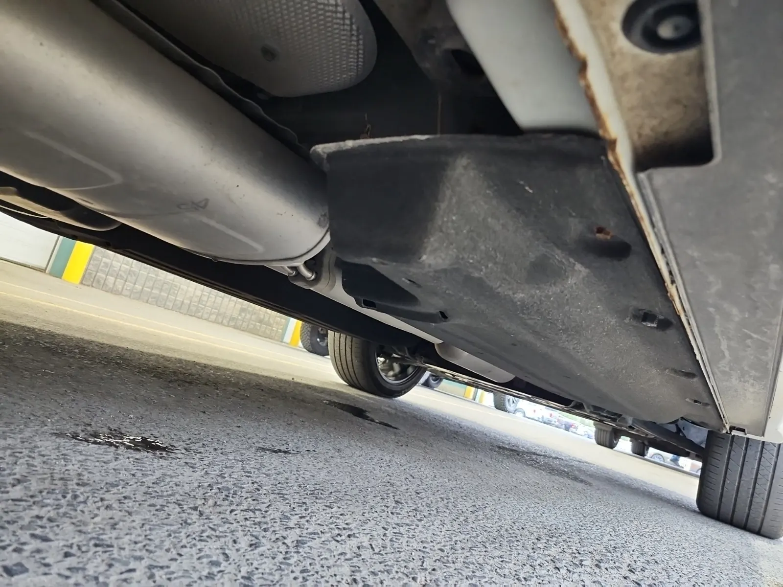 Undercarriage - Passenger Photo