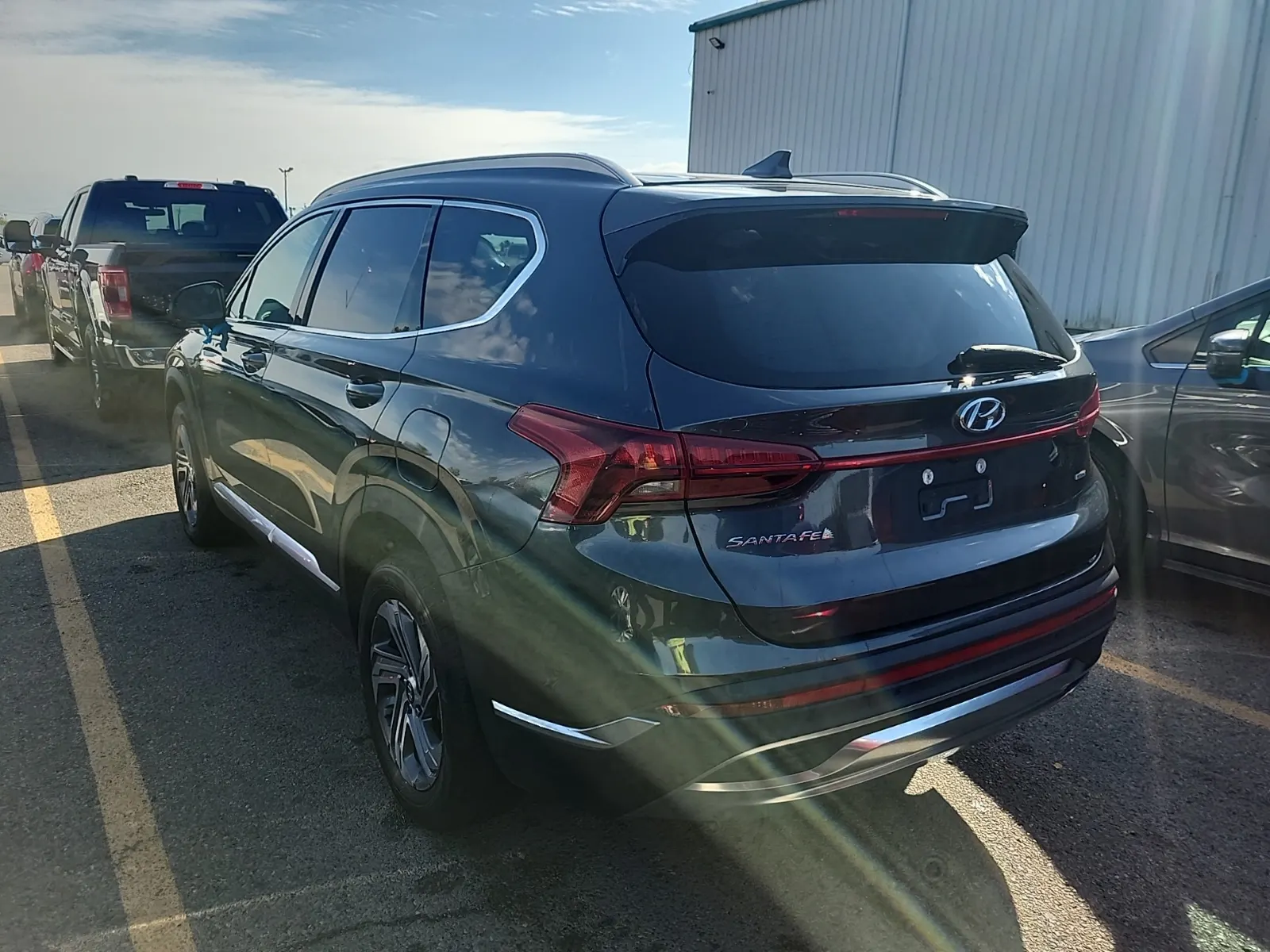 Driver Rear 3/4 Photo