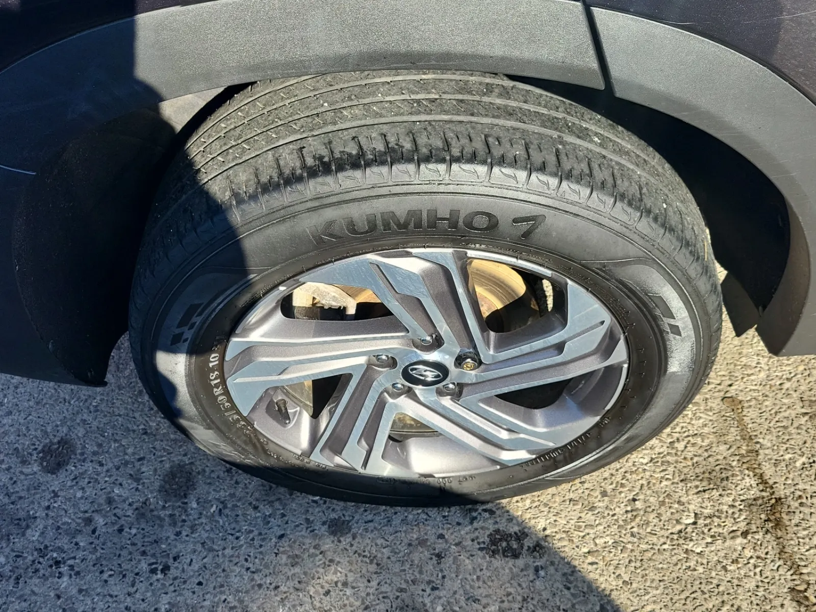 Right Rear Wheel/Tire Photo