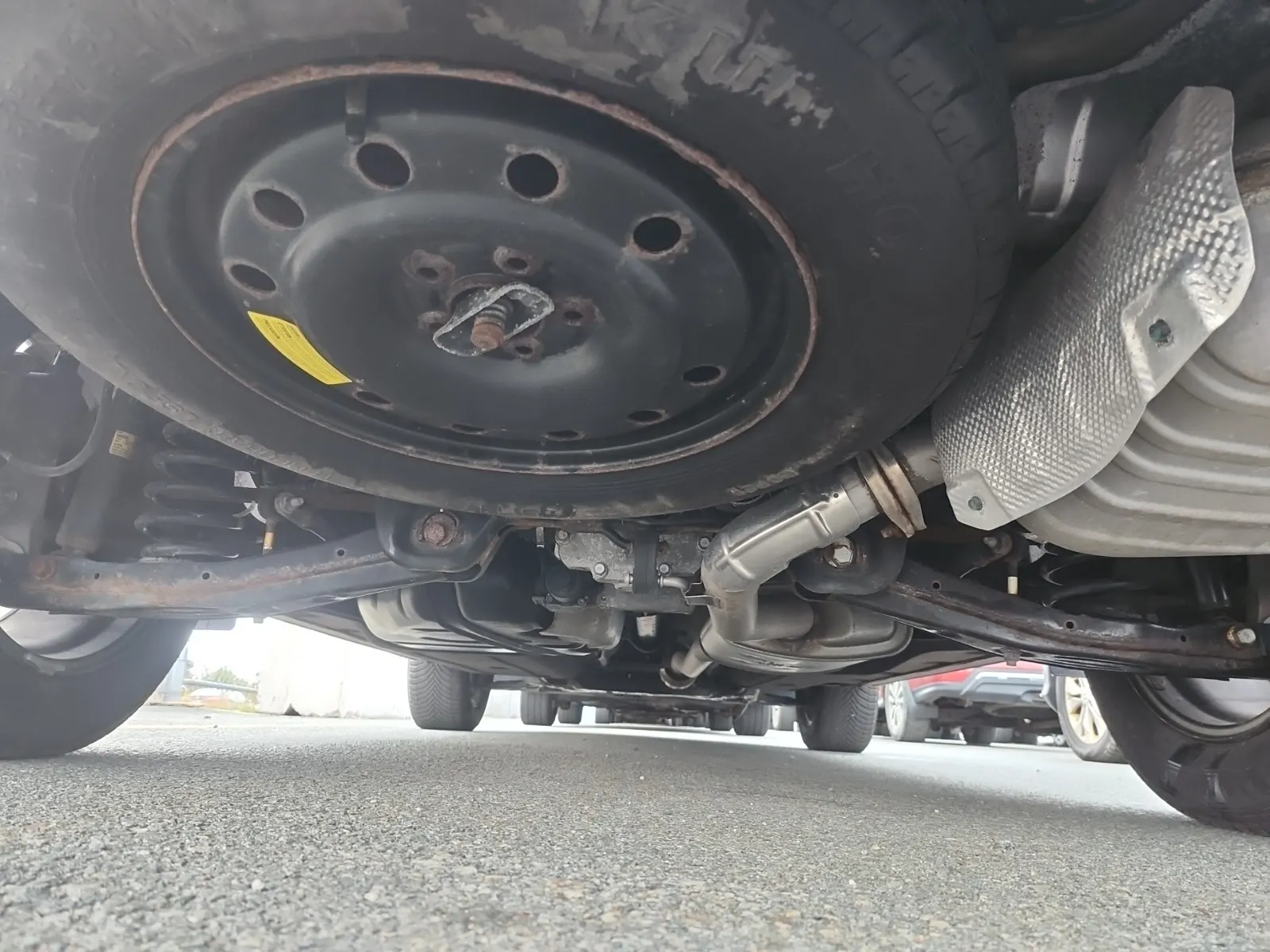 Undercarriage - Rear Photo