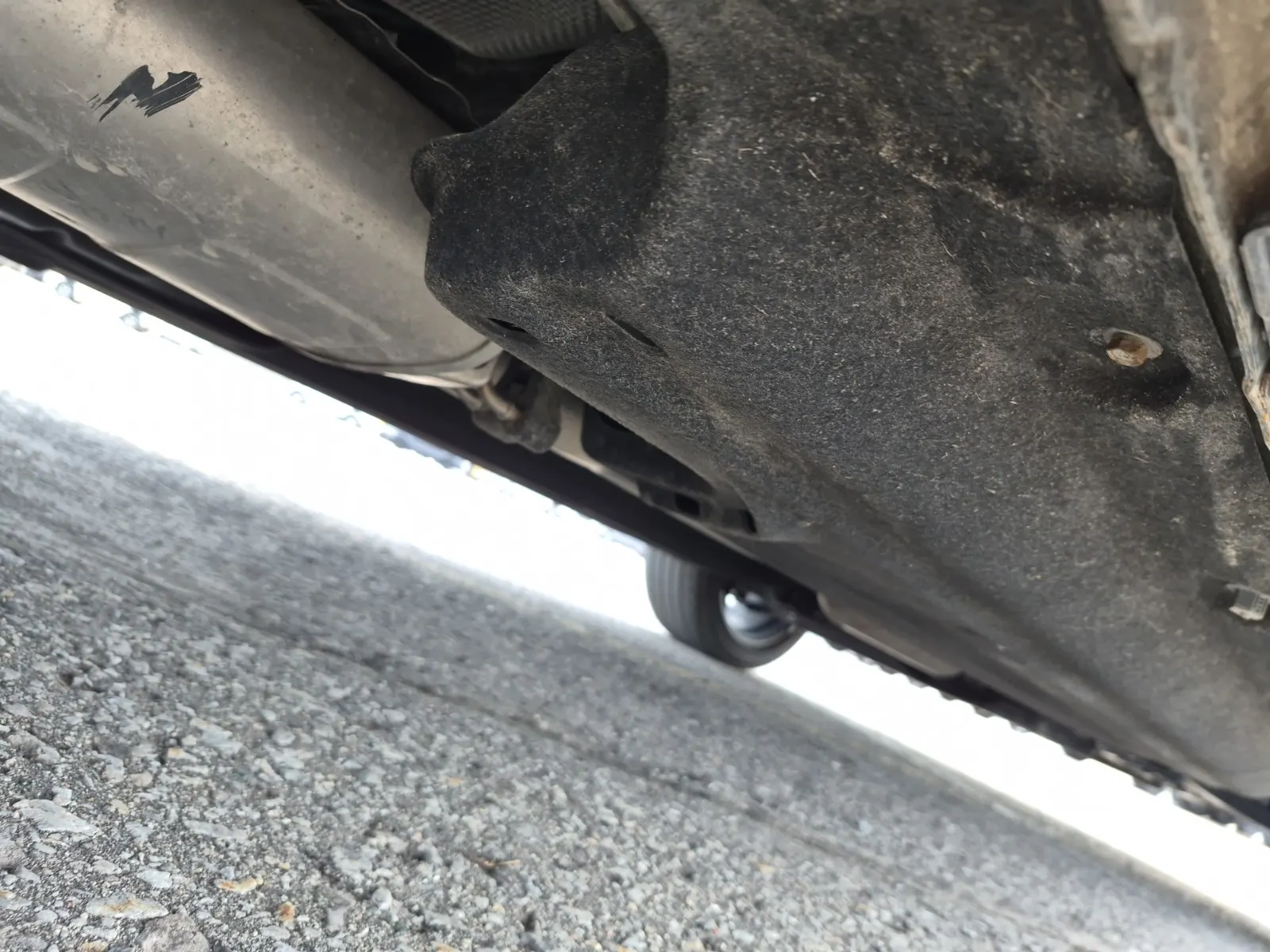Undercarriage - Passenger Photo