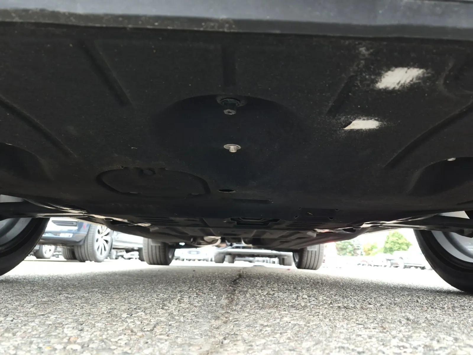Undercarriage - Front Photo