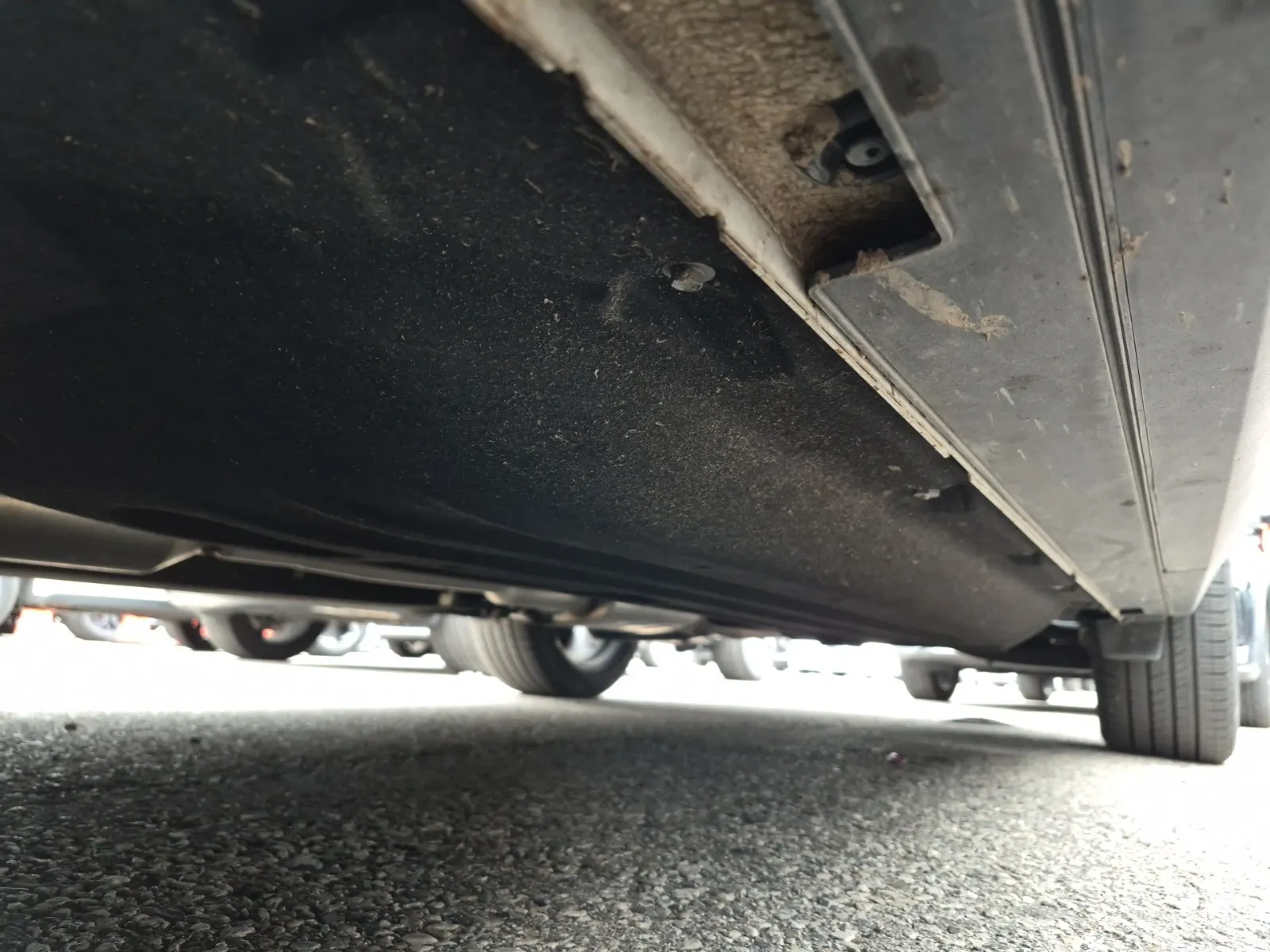 Undercarriage - Driver Photo