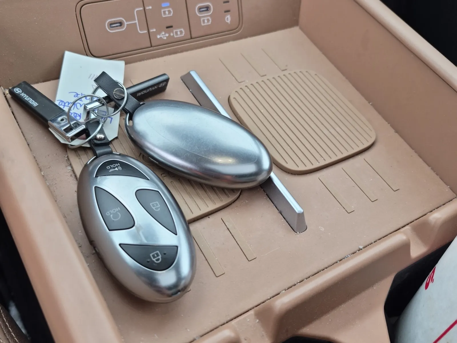 Keys/Fobs/Manual Photo