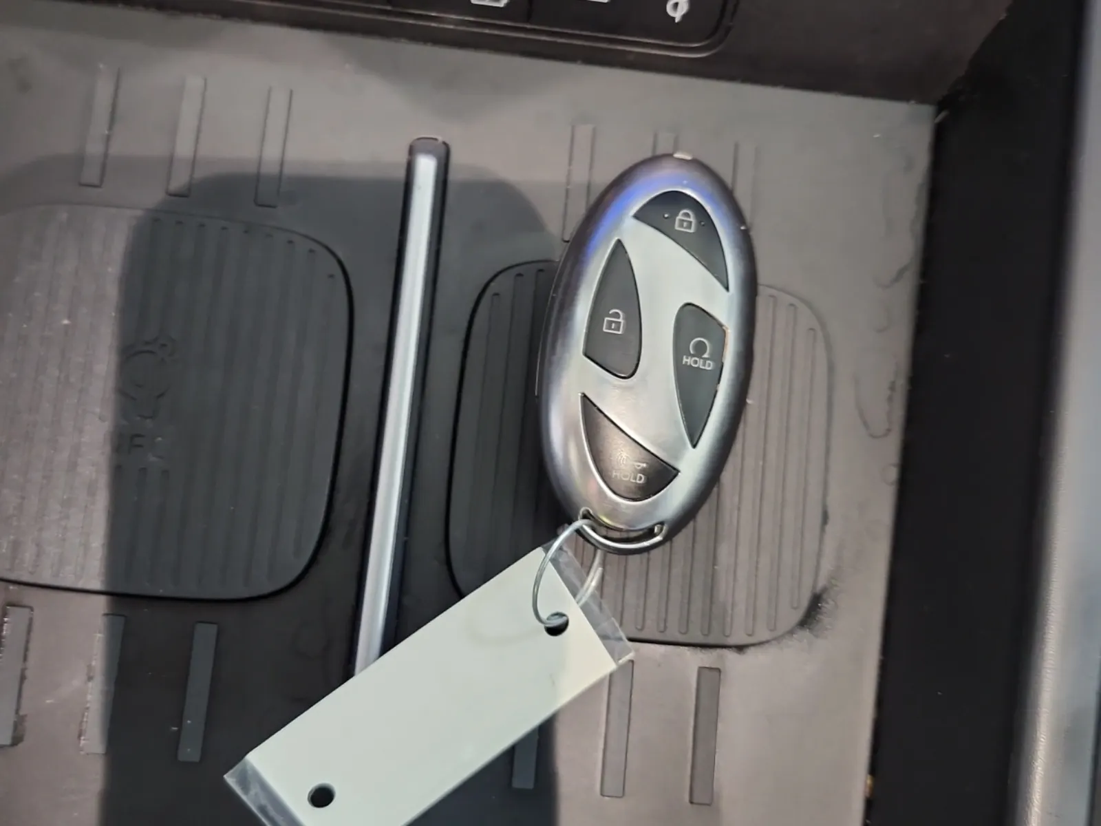 Keys/Fobs/Manual Photo