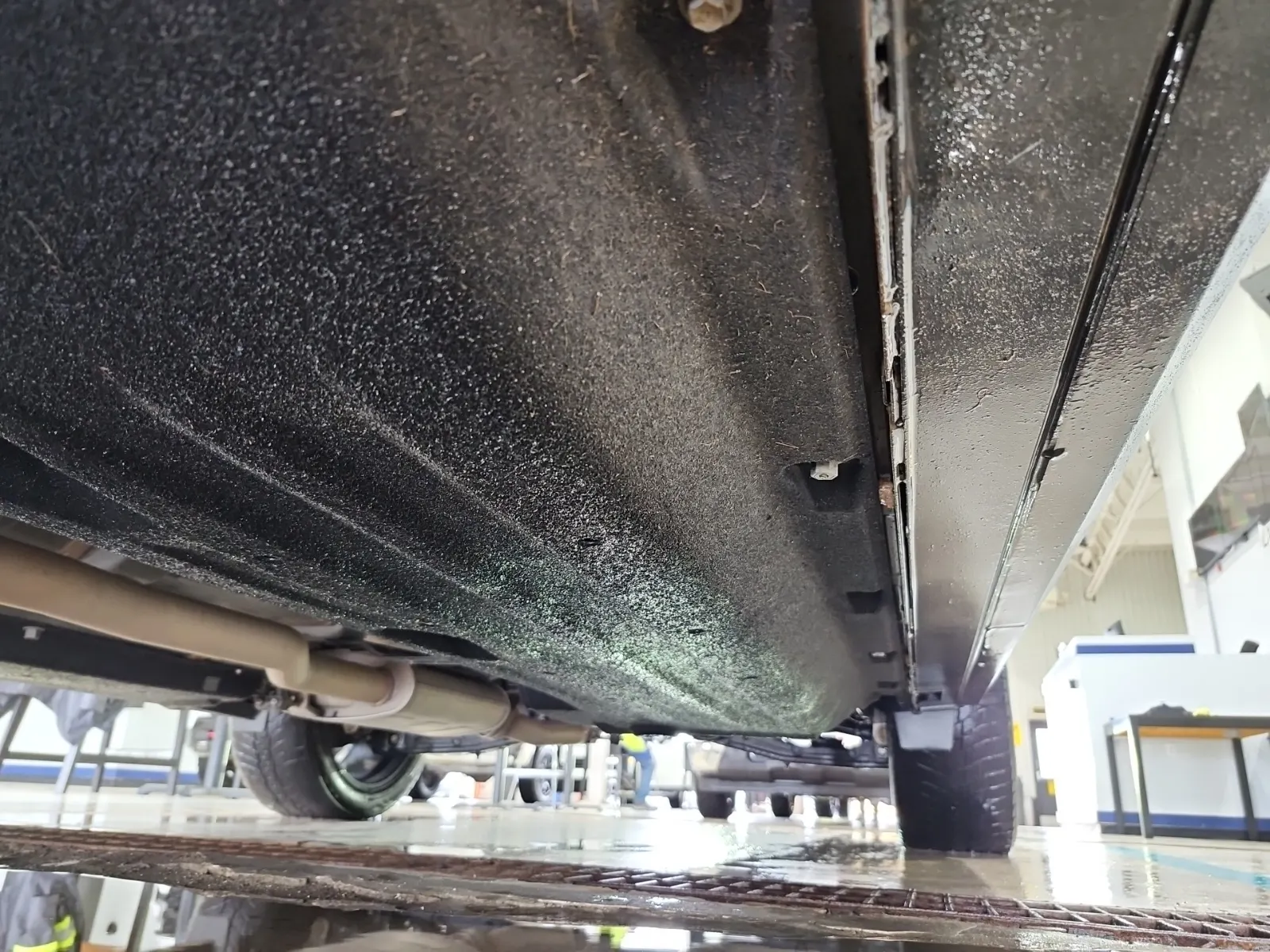 Undercarriage - Driver Photo