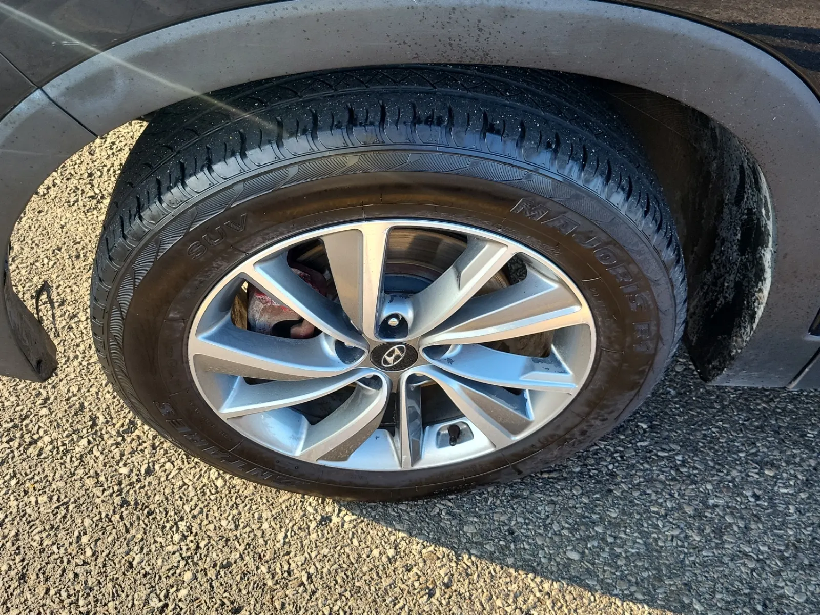Front driver wheel/tire photo