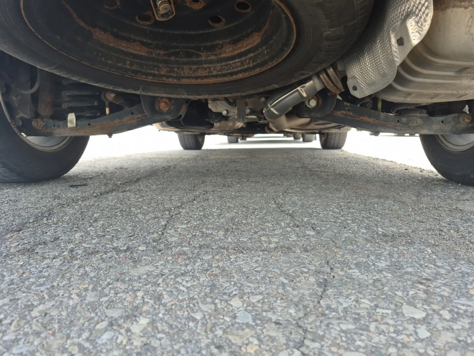Undercarriage - Rear Photo