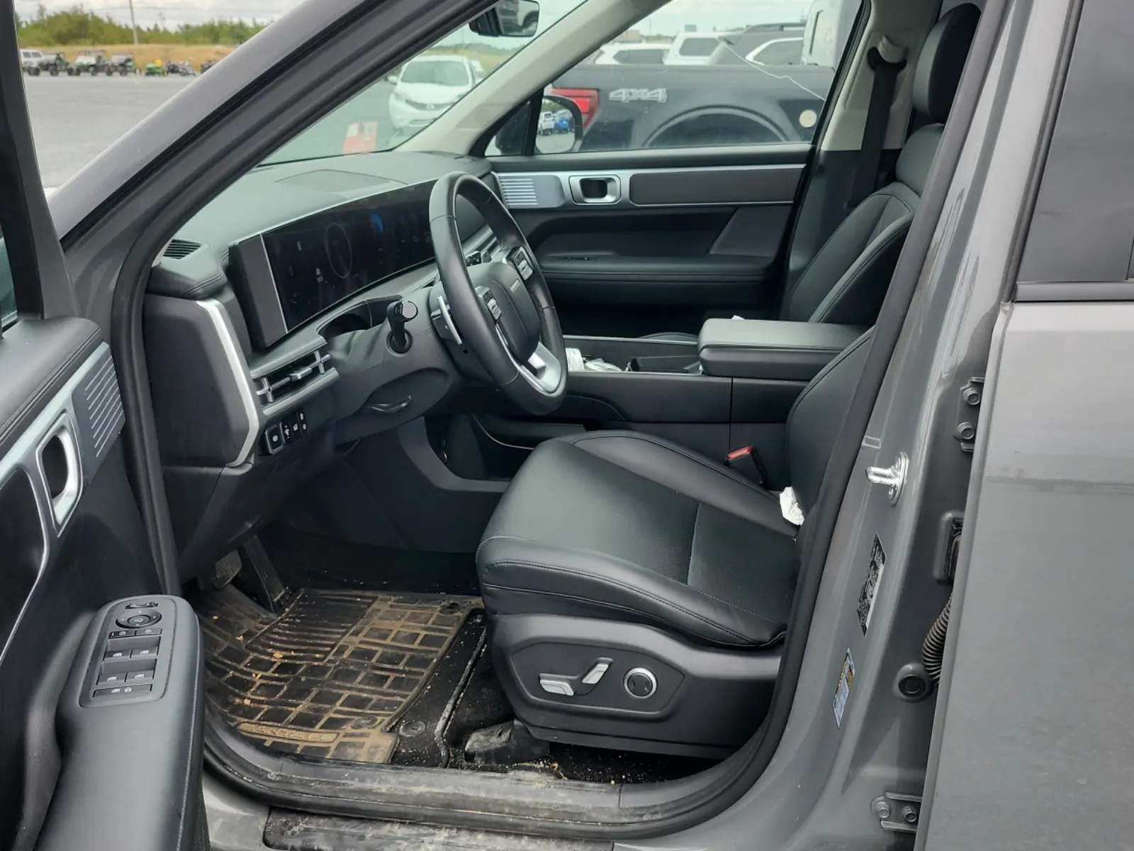 Front Interior Photo