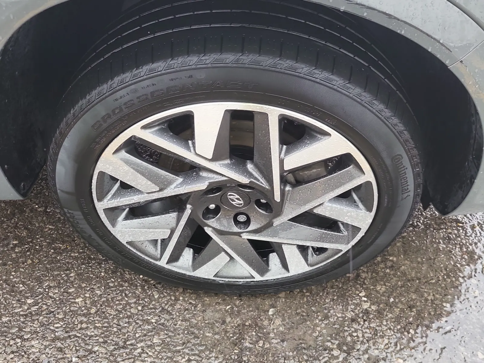 Right Front Wheel/Tire Photo