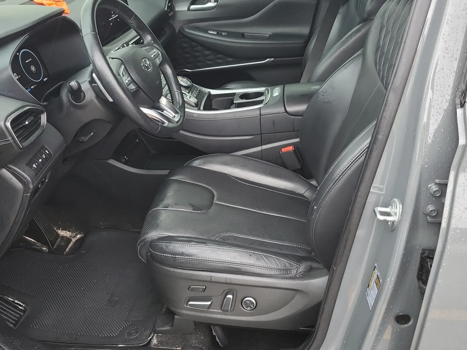 Front Interior Photo