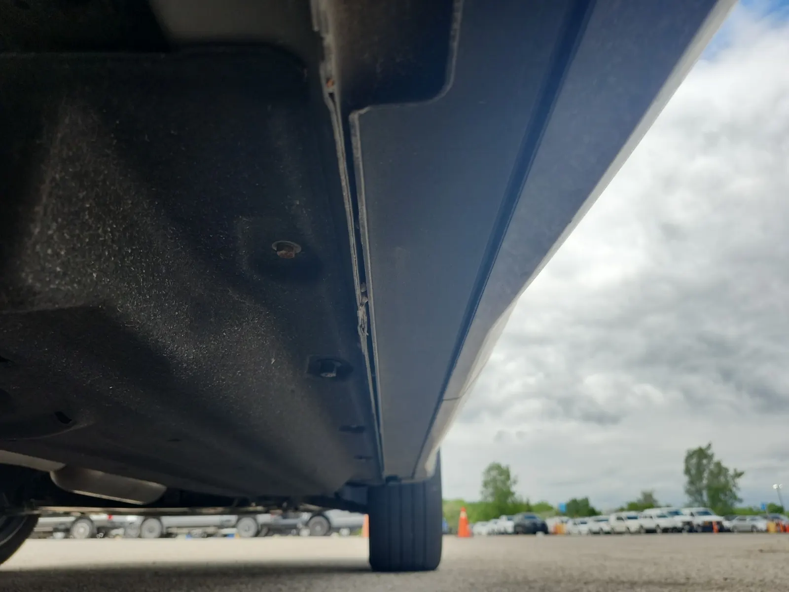 Undercarriage - Passenger Photo