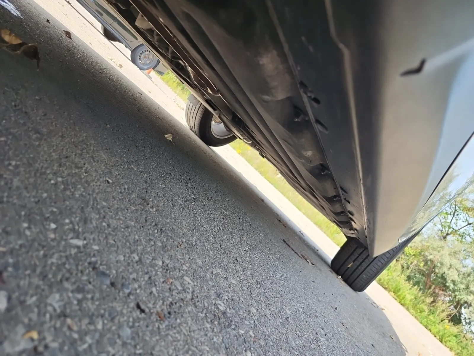 Undercarriage - Driver Photo