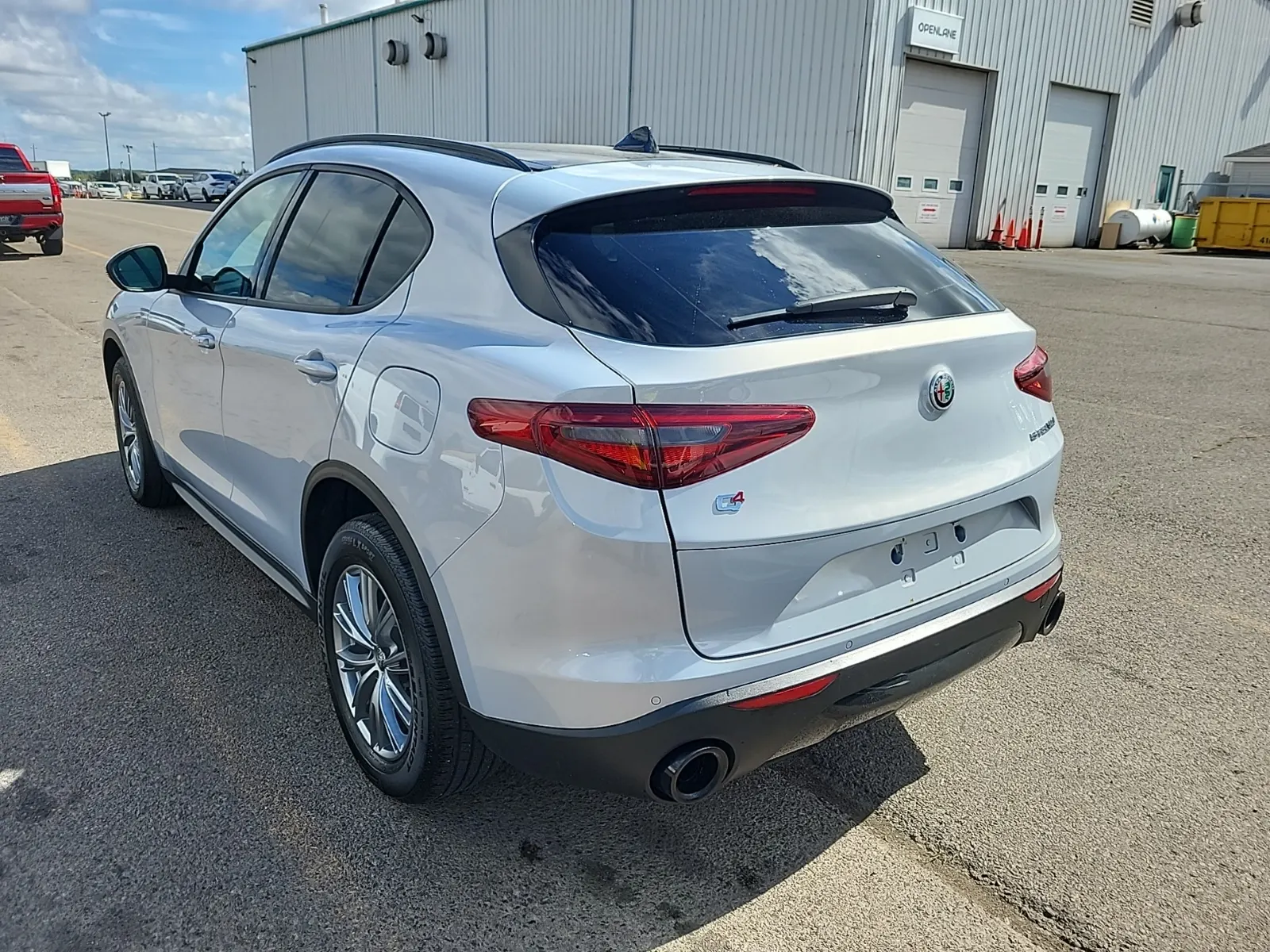 Driver Rear 3/4 Photo