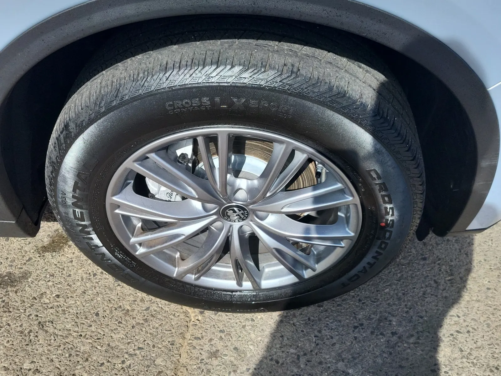 Right Front Wheel/Tire Photo
