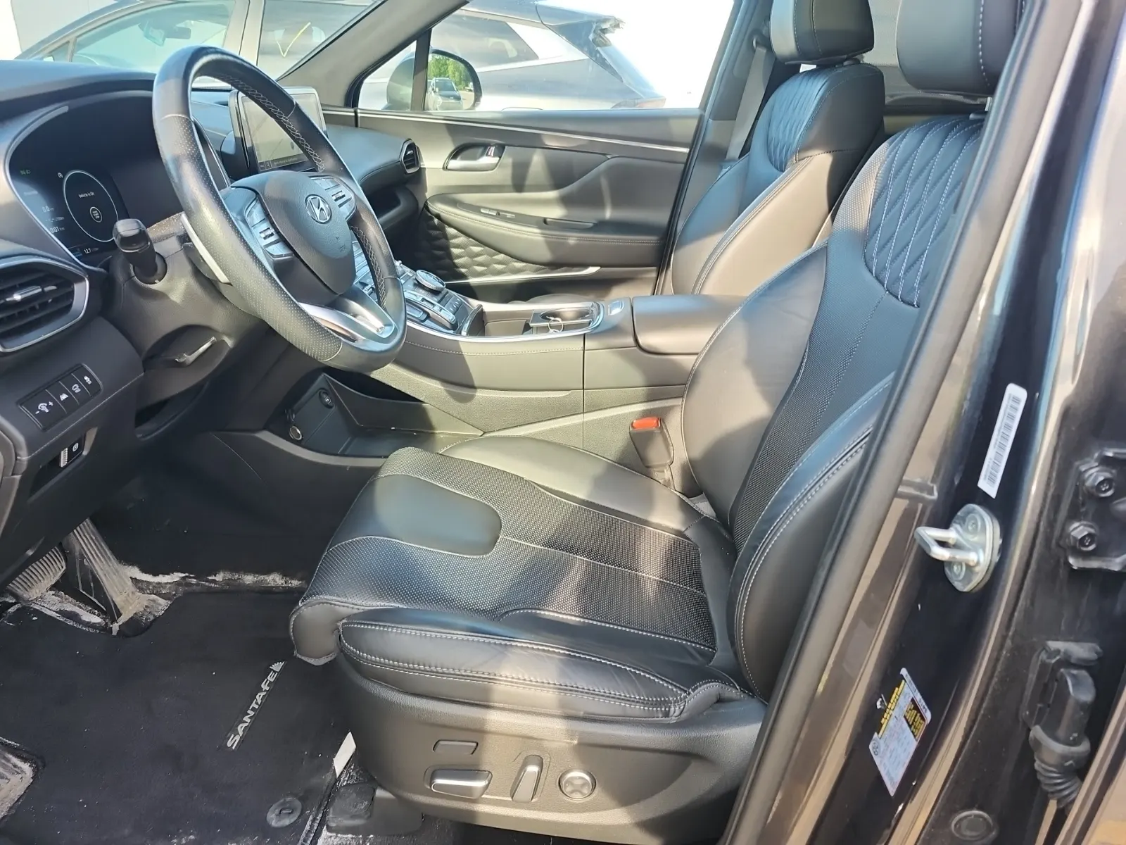 Front Interior Photo