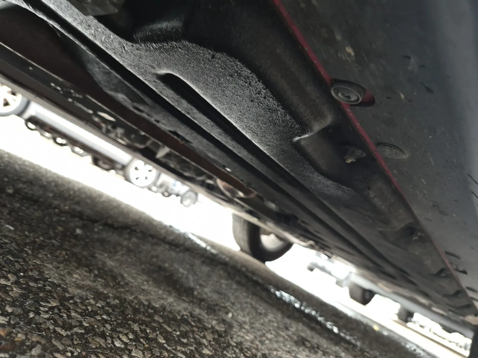 Undercarriage - Driver Photo