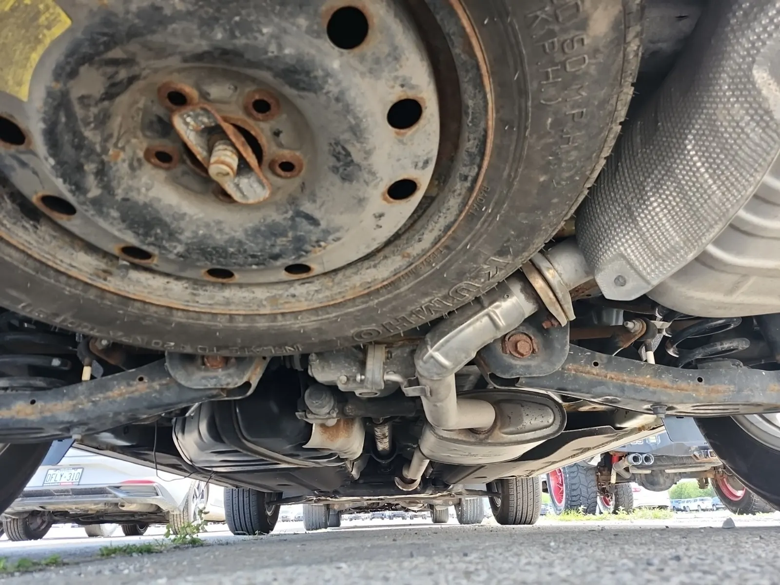 Undercarriage - Rear Photo