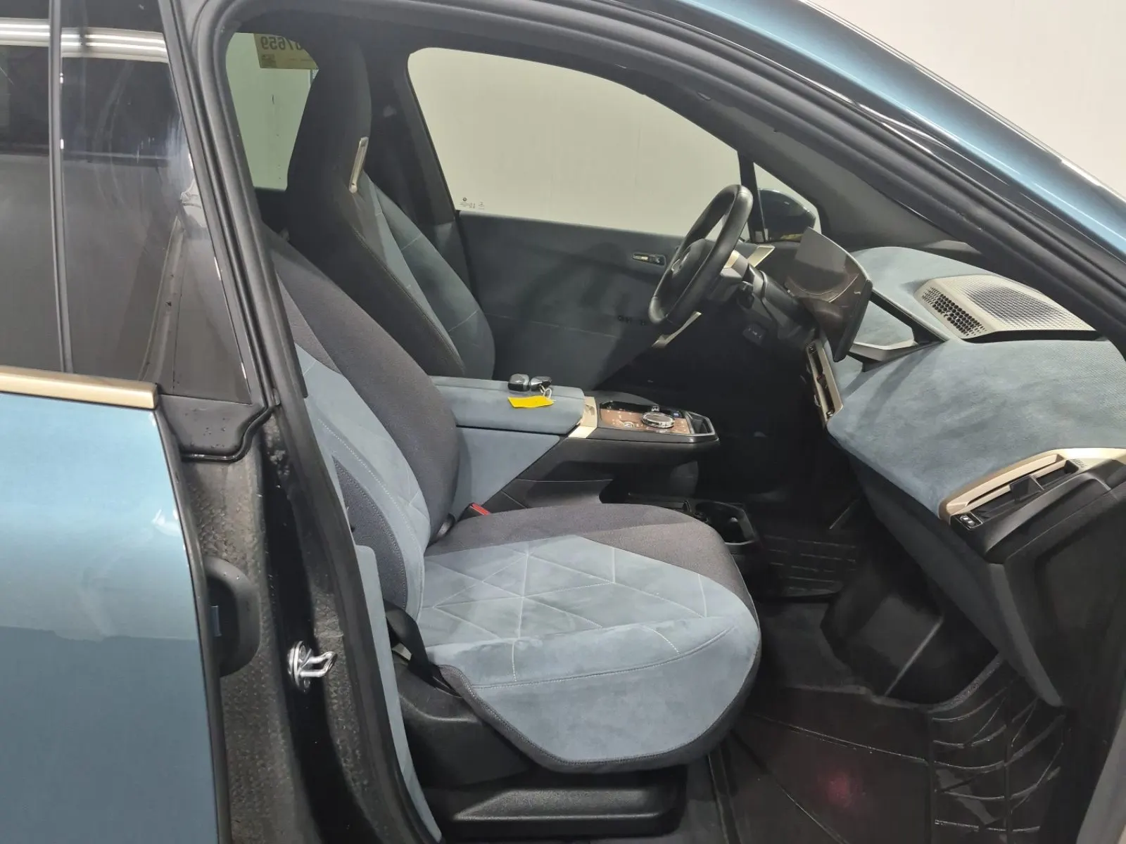 Right Side Interior Photo