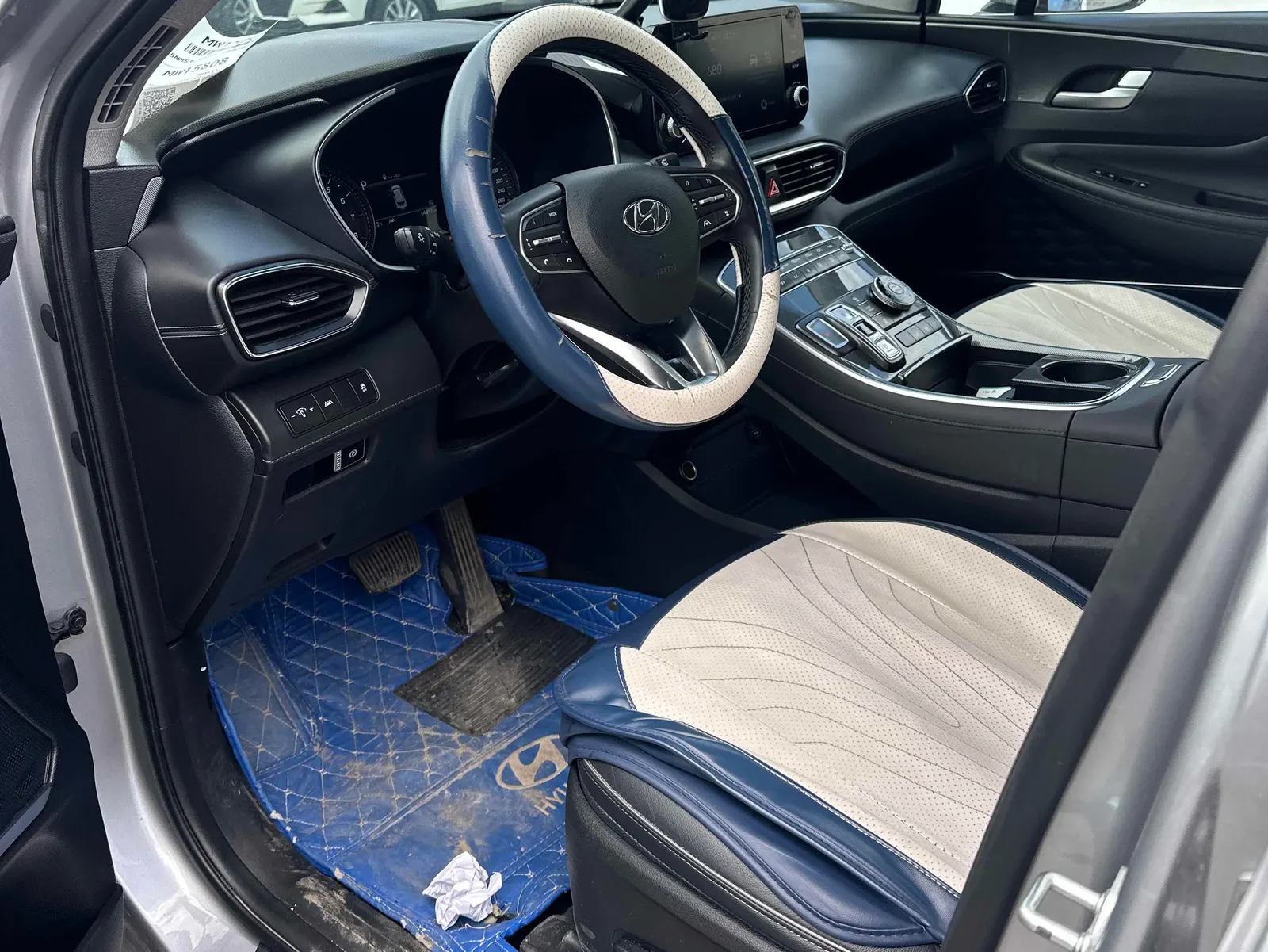 Interior driver side