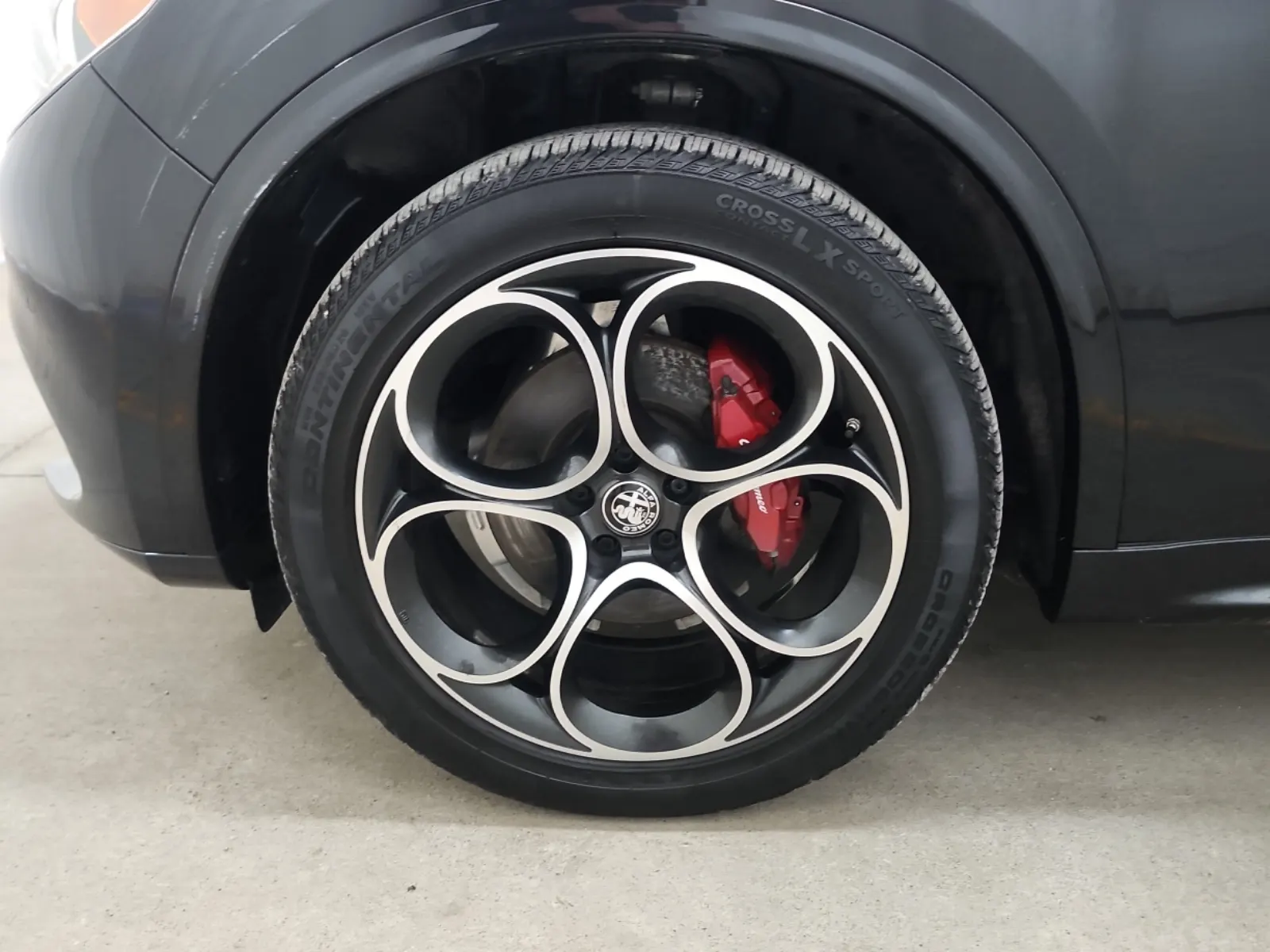 Front driver wheel/tire photo