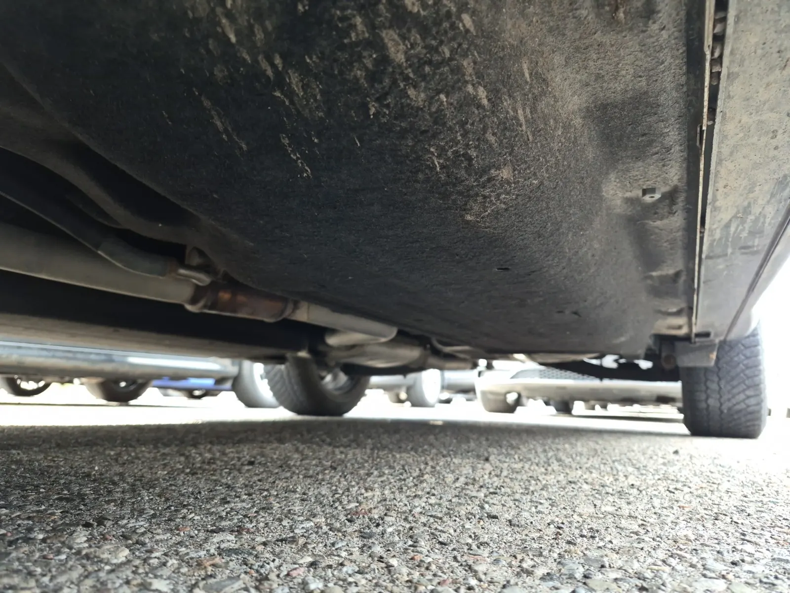 Undercarriage - Driver Photo