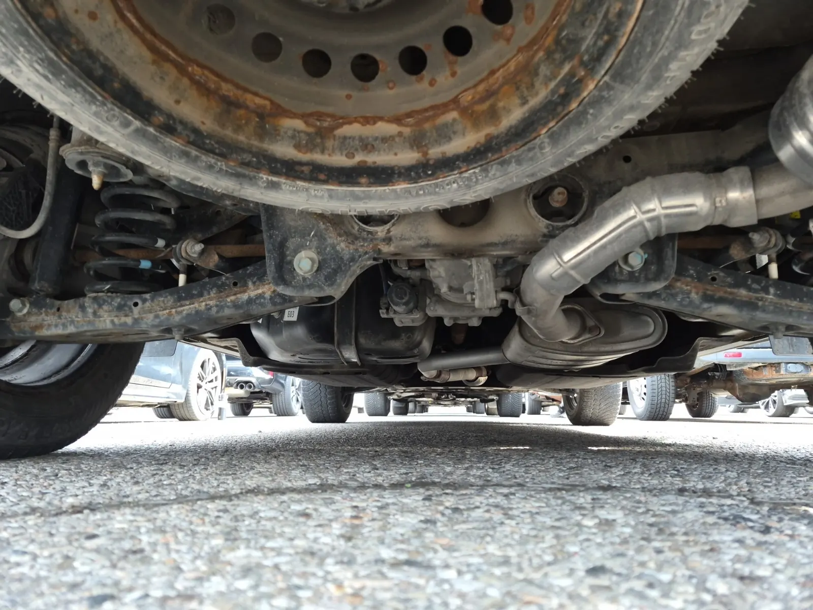 Undercarriage - Rear Photo