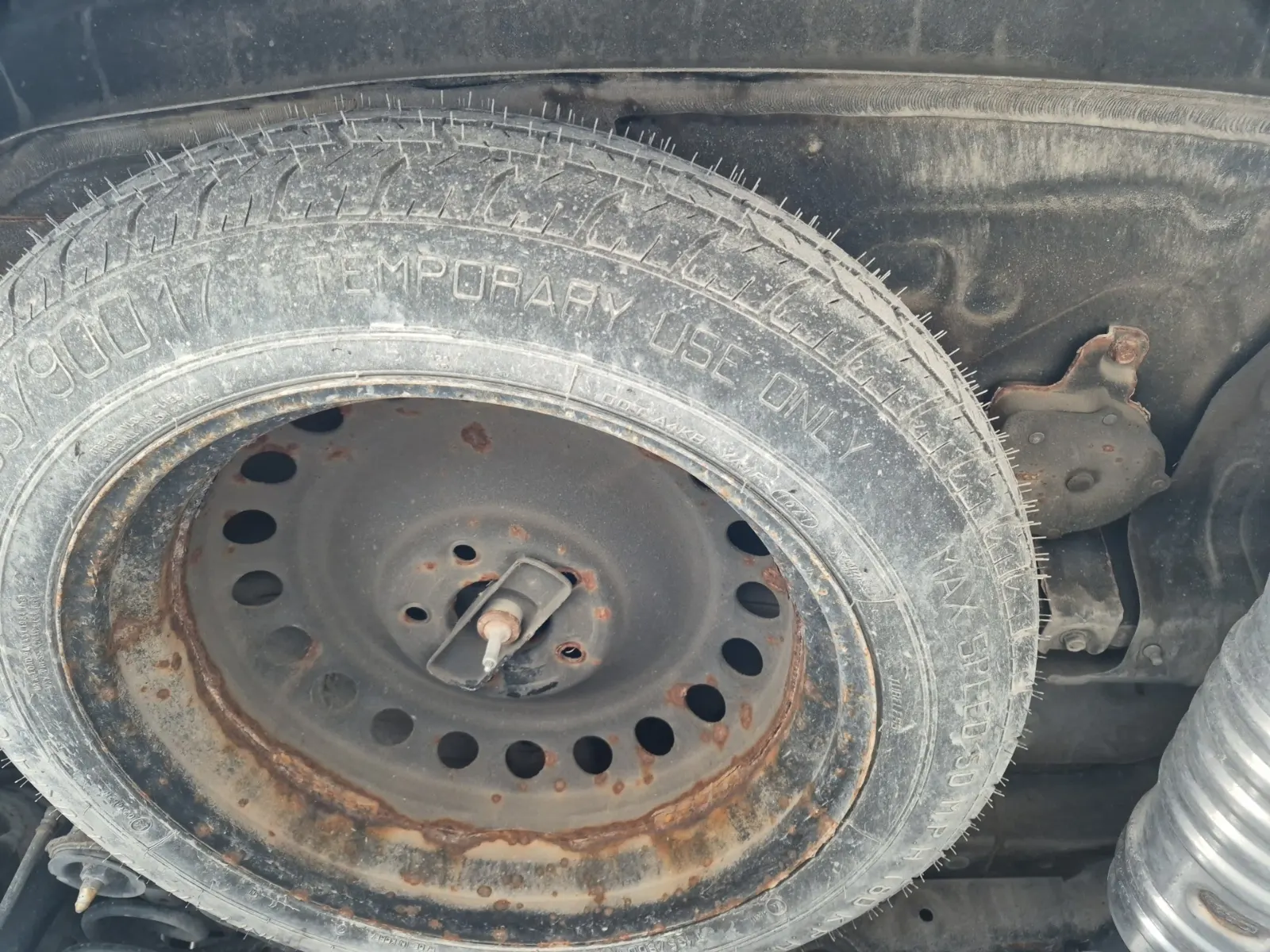 Spare Tire & Wheel Photo