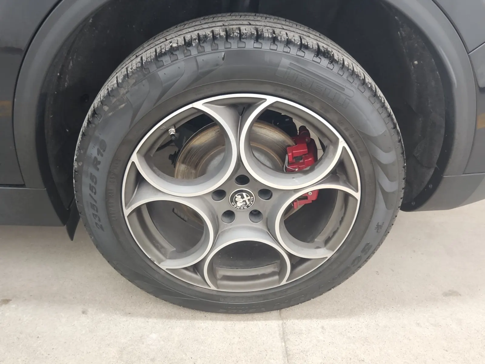 Left Rear Wheel/Tire Photo