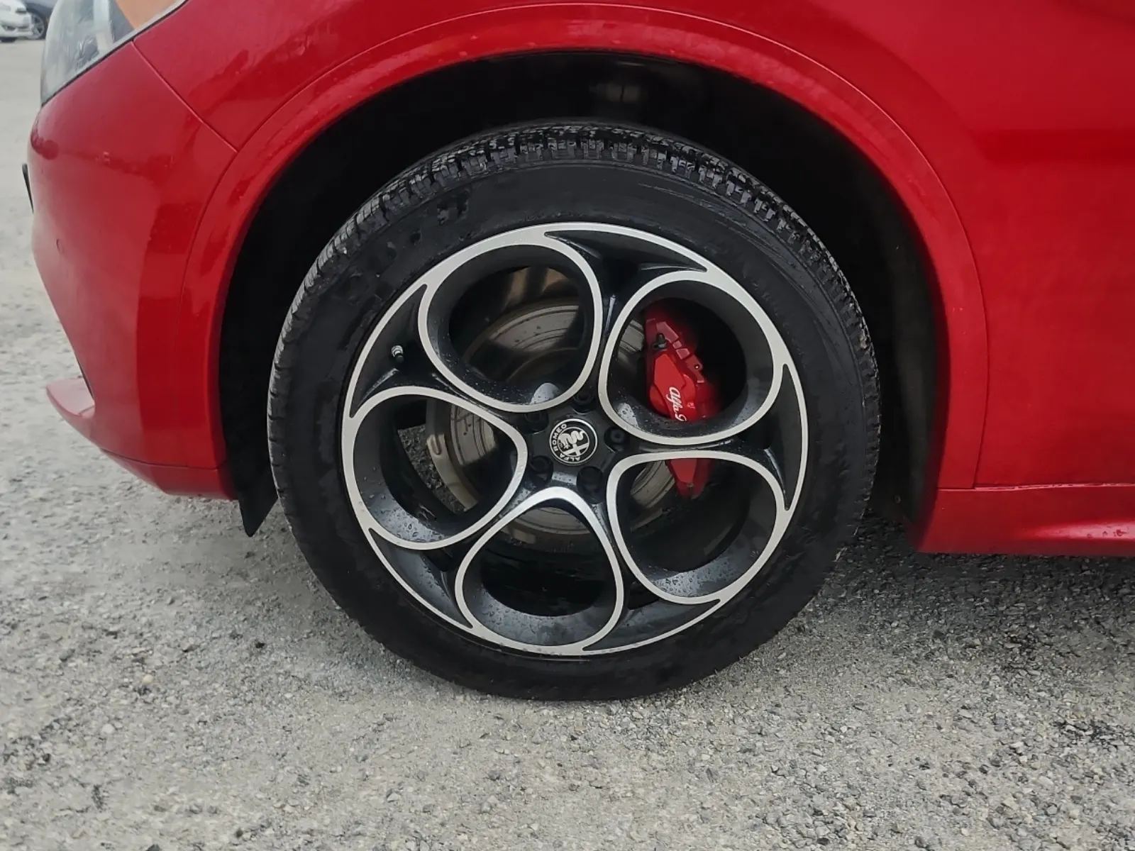 Front driver wheel/tire photo