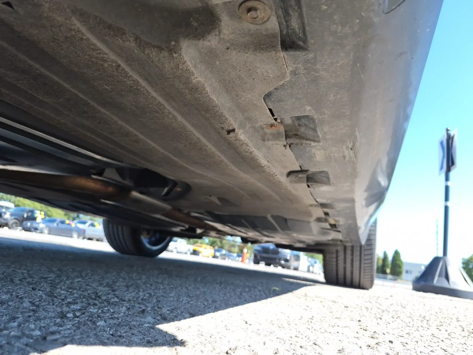 Undercarriage - Driver Photo
